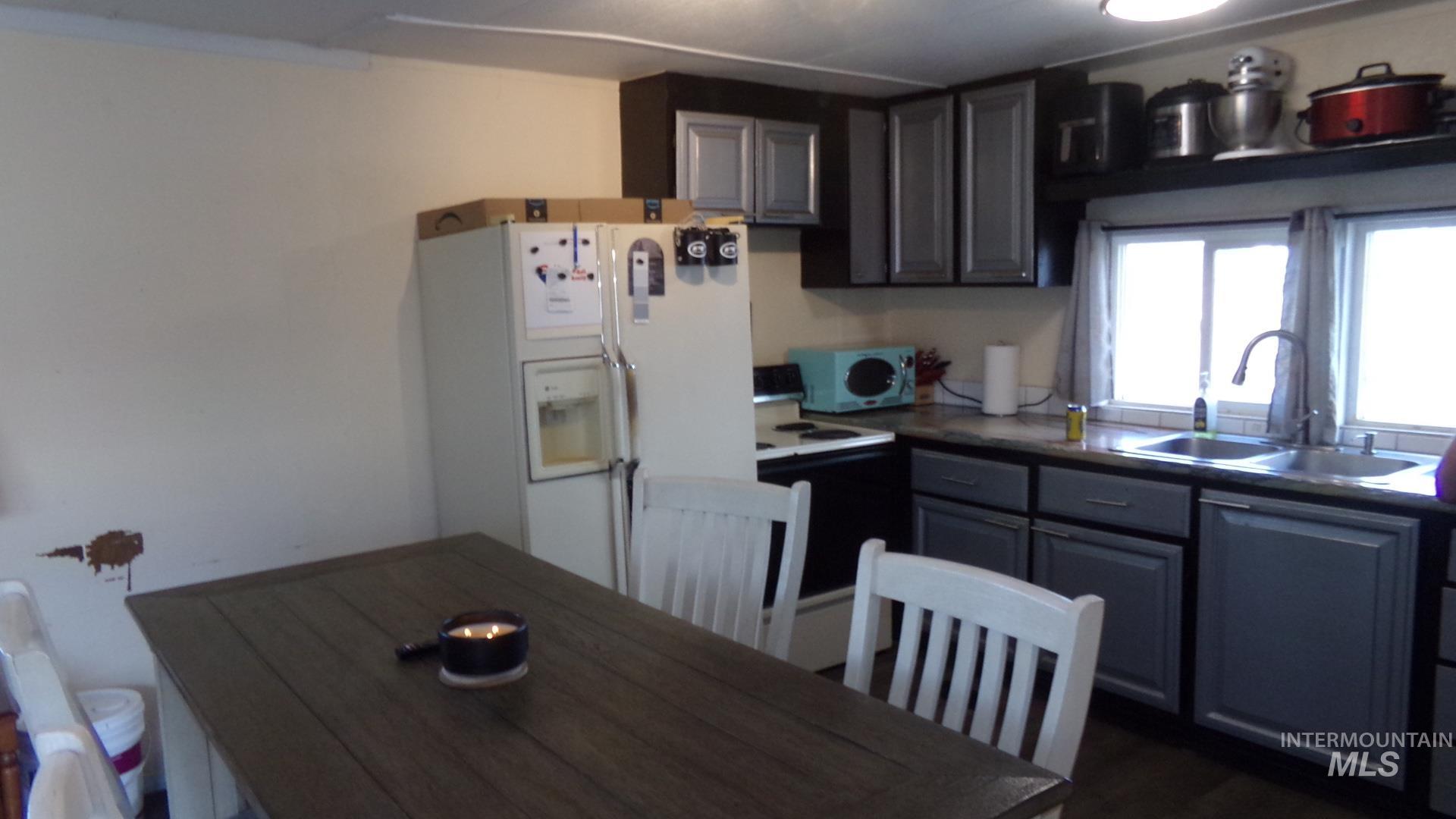 628 Burrell Ave. Property Photo 7