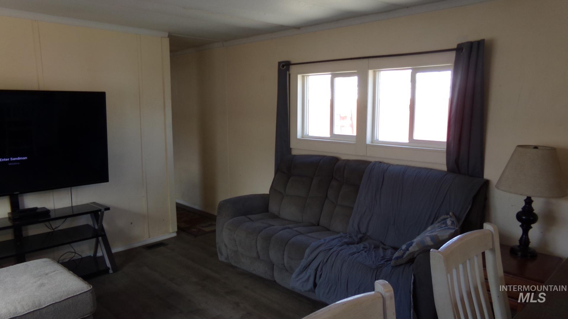 628 Burrell Ave. Property Photo 8