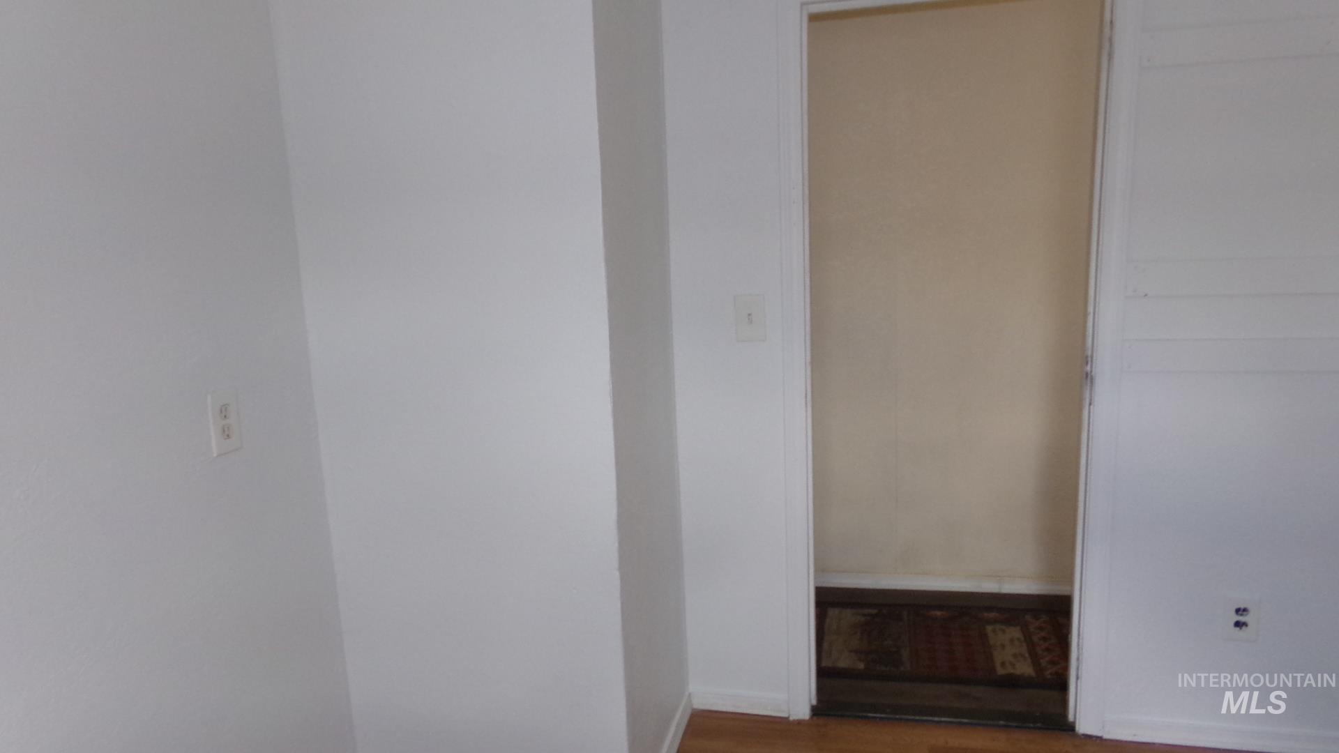 628 Burrell Ave. Property Photo 15