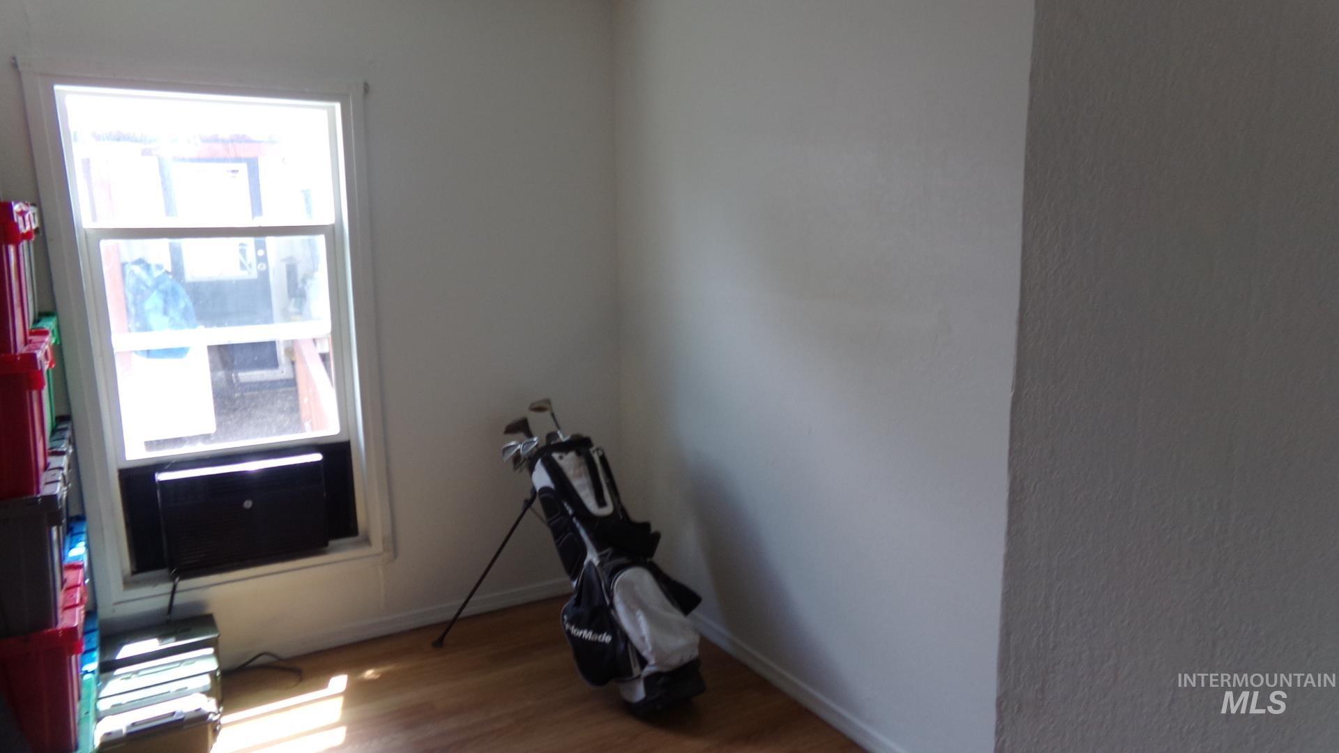 628 Burrell Ave. Property Photo 16