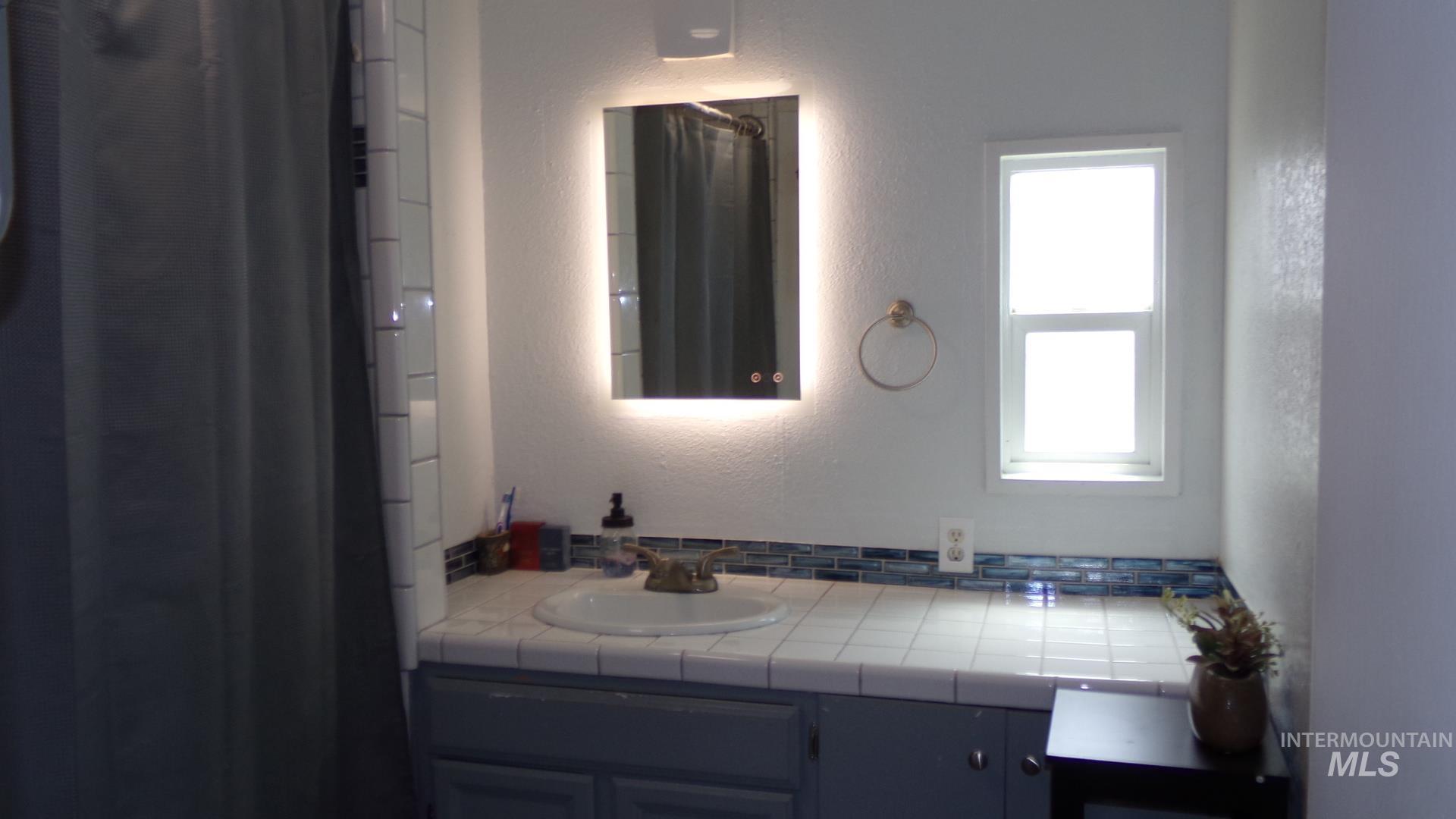 628 Burrell Ave. Property Photo 17