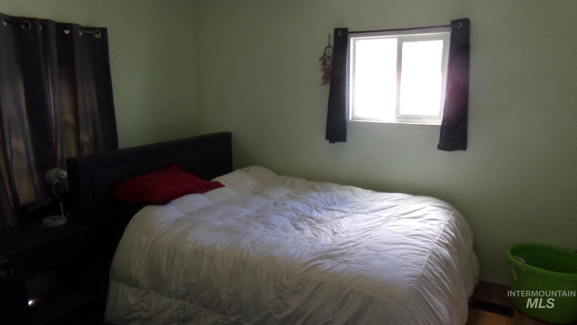 628 Burrell Ave. Property Photo 20