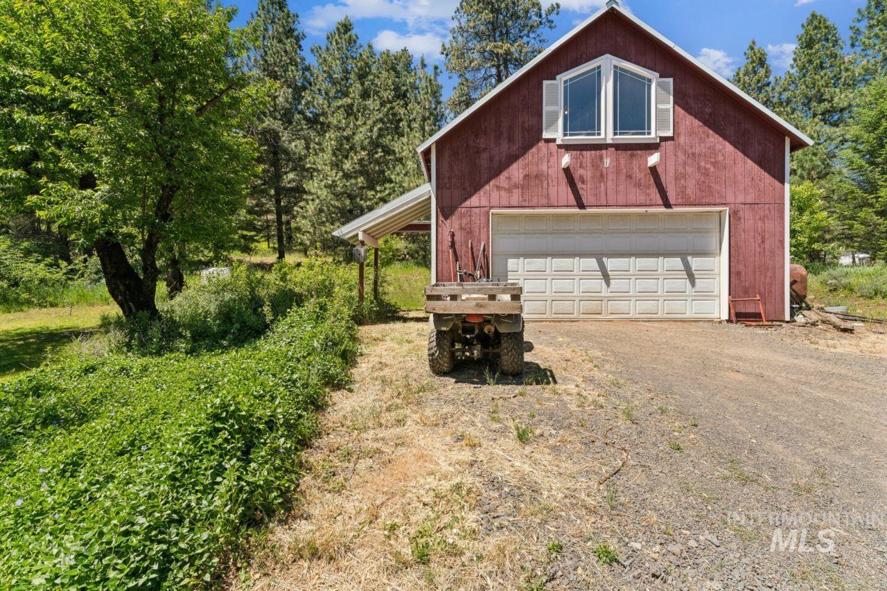 2326 Private Rd Property Photo 45
