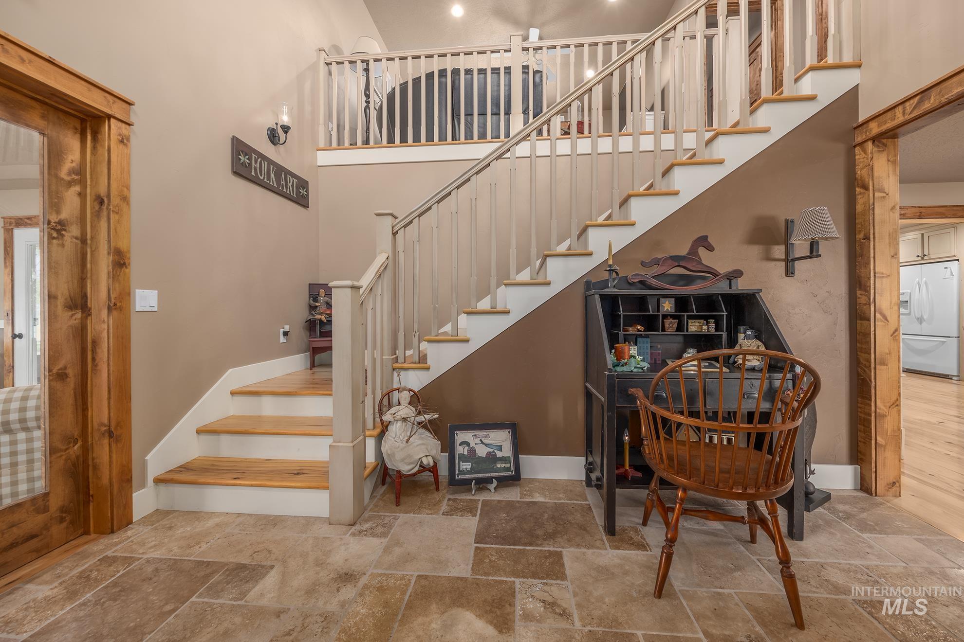 1530 Ross Road Property Photo 4