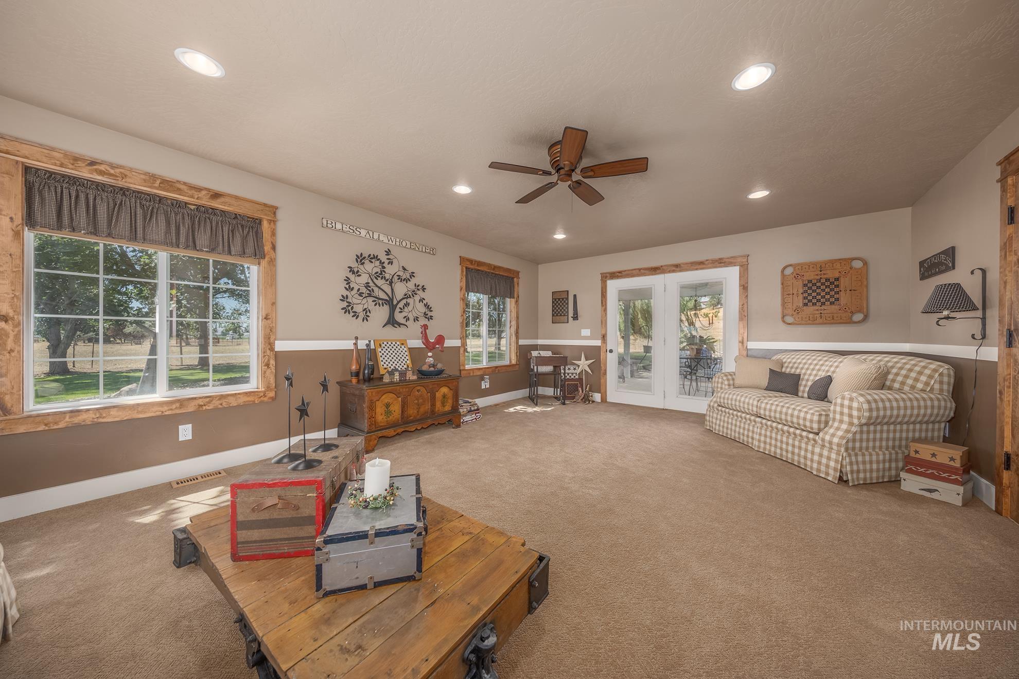 1530 Ross Road Property Photo 7