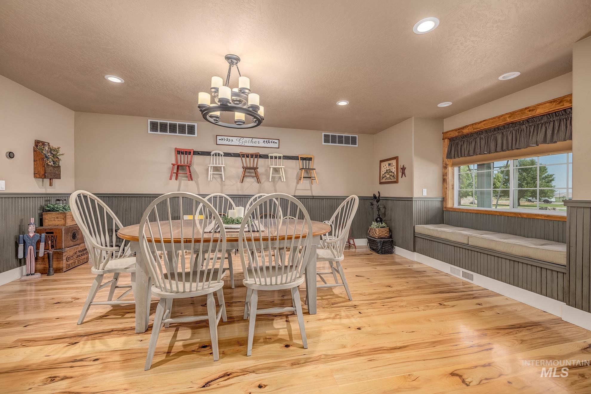 1530 Ross Road Property Photo 8