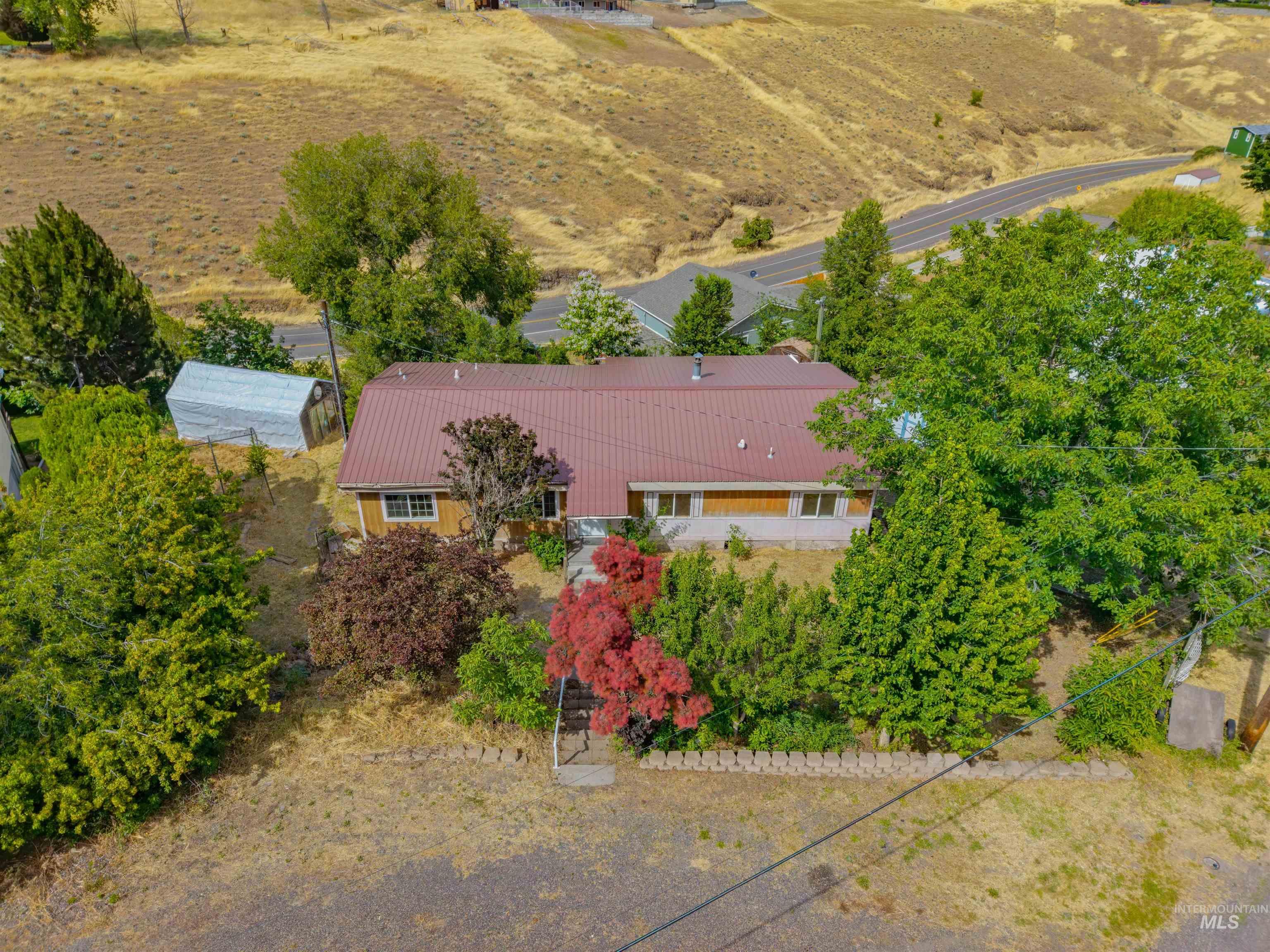 1752 Stafford Dr Property Photo 1