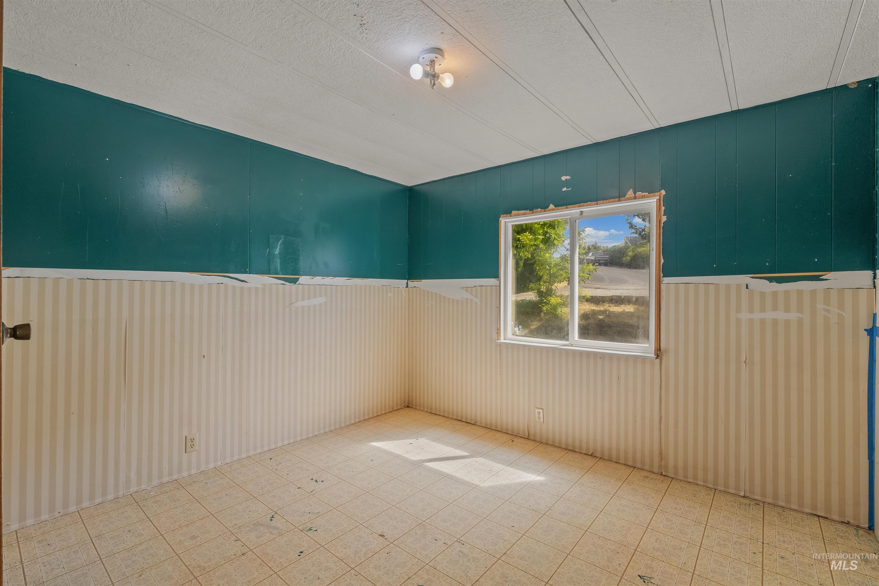 1752 Stafford Dr Property Photo 27