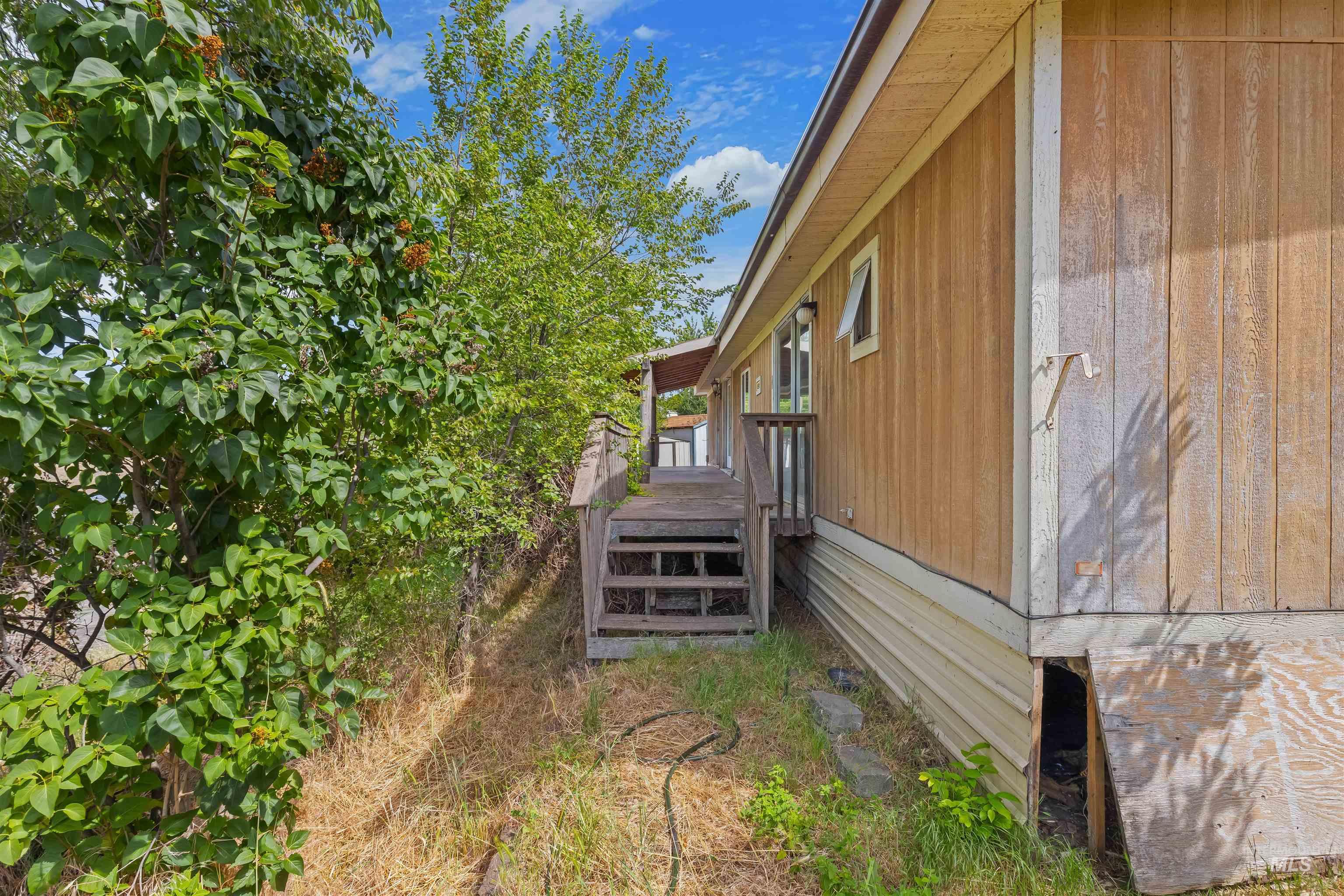 1752 Stafford Dr Property Photo 38