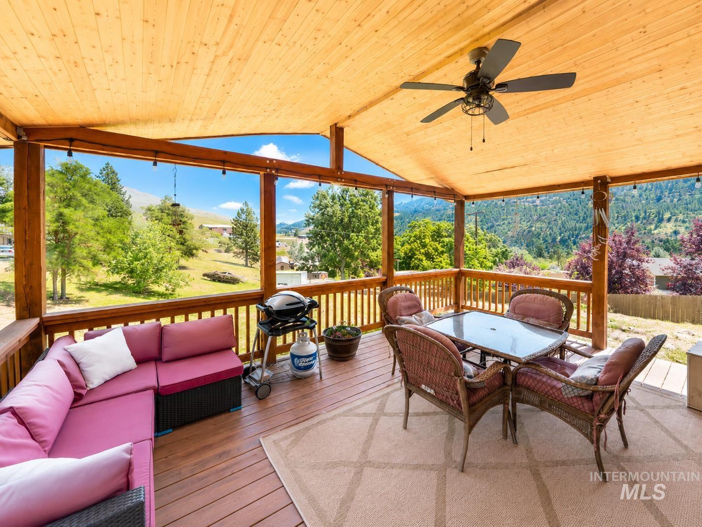 603 4th Street Property Photo 1