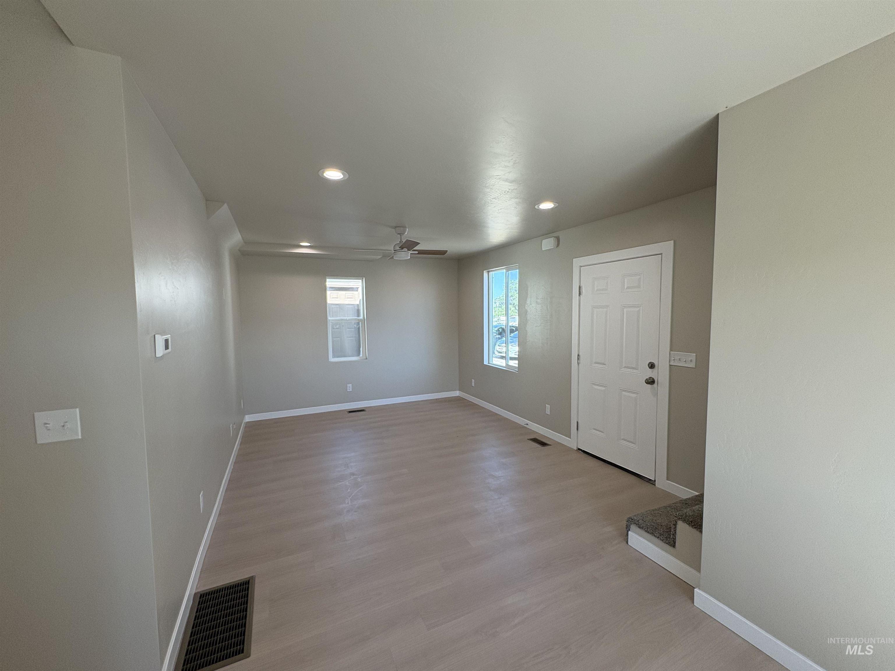 513 W Avenue B Property Photo 6