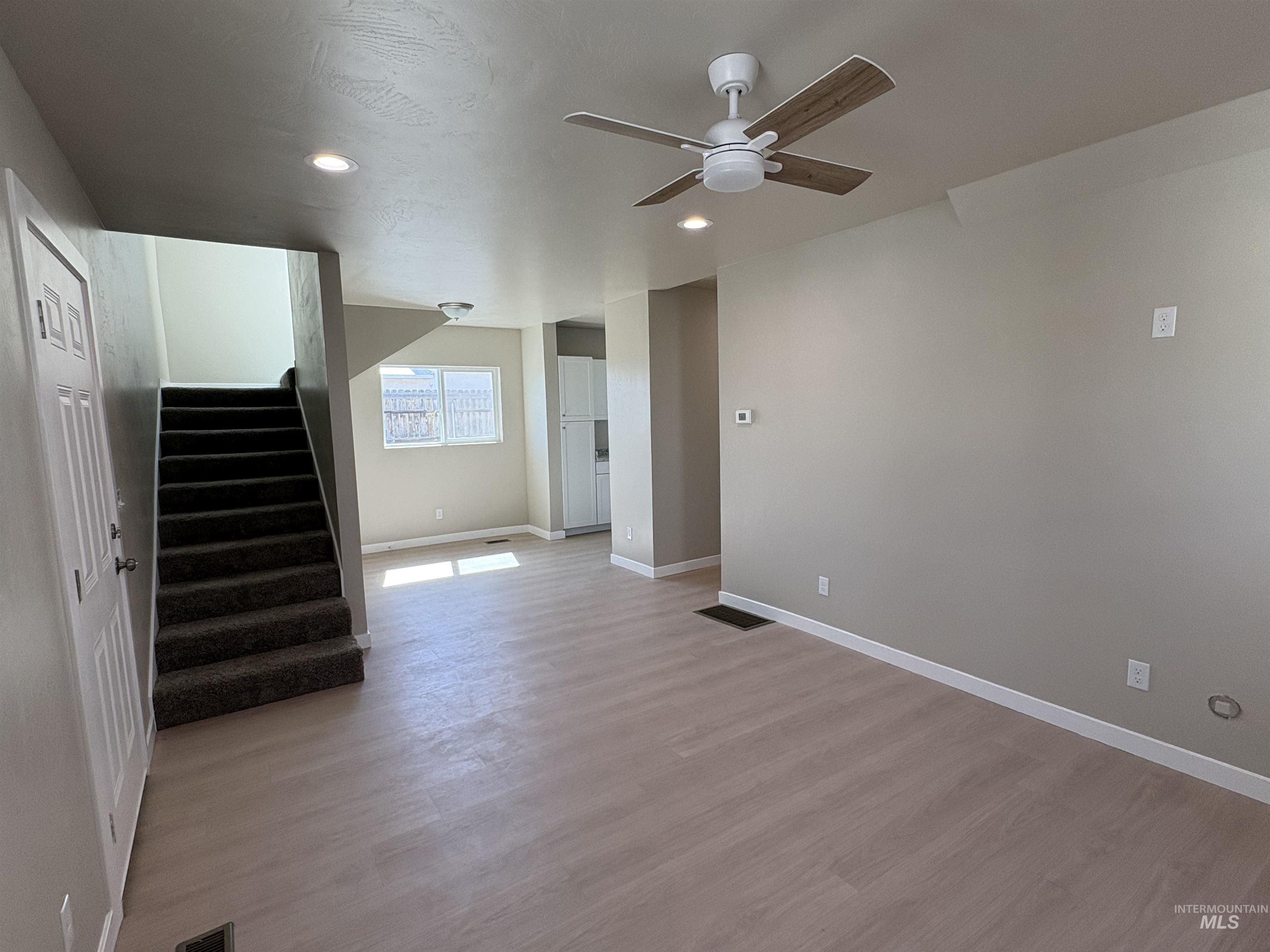 513 W Avenue B Property Photo 8