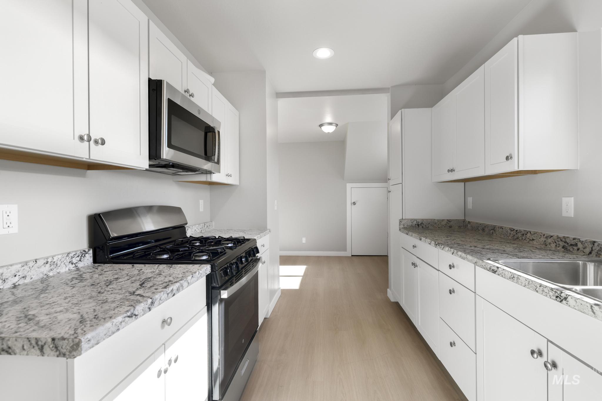 513 W Avenue B Property Photo 11