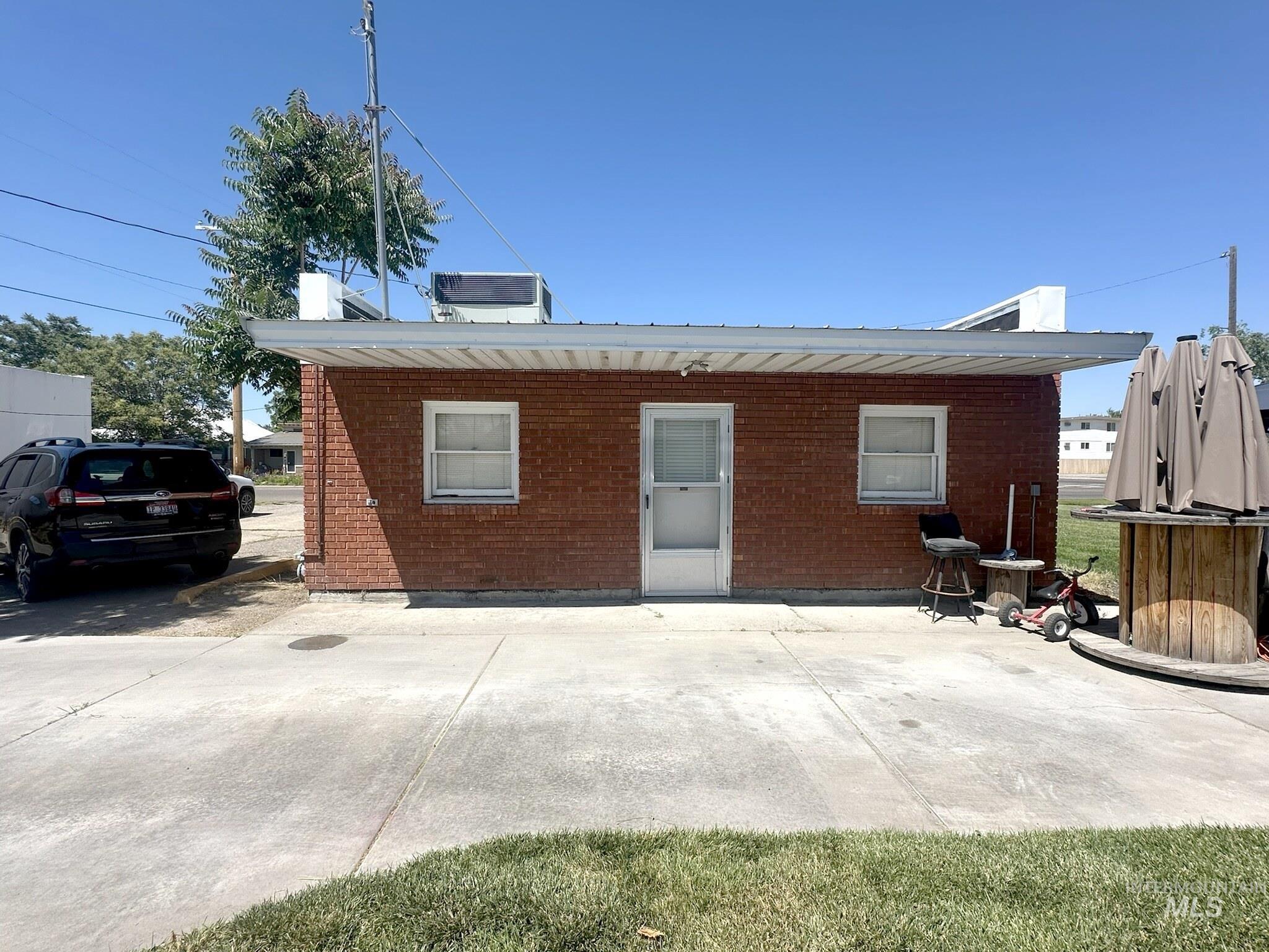 434 W Idaho Property Photo 4