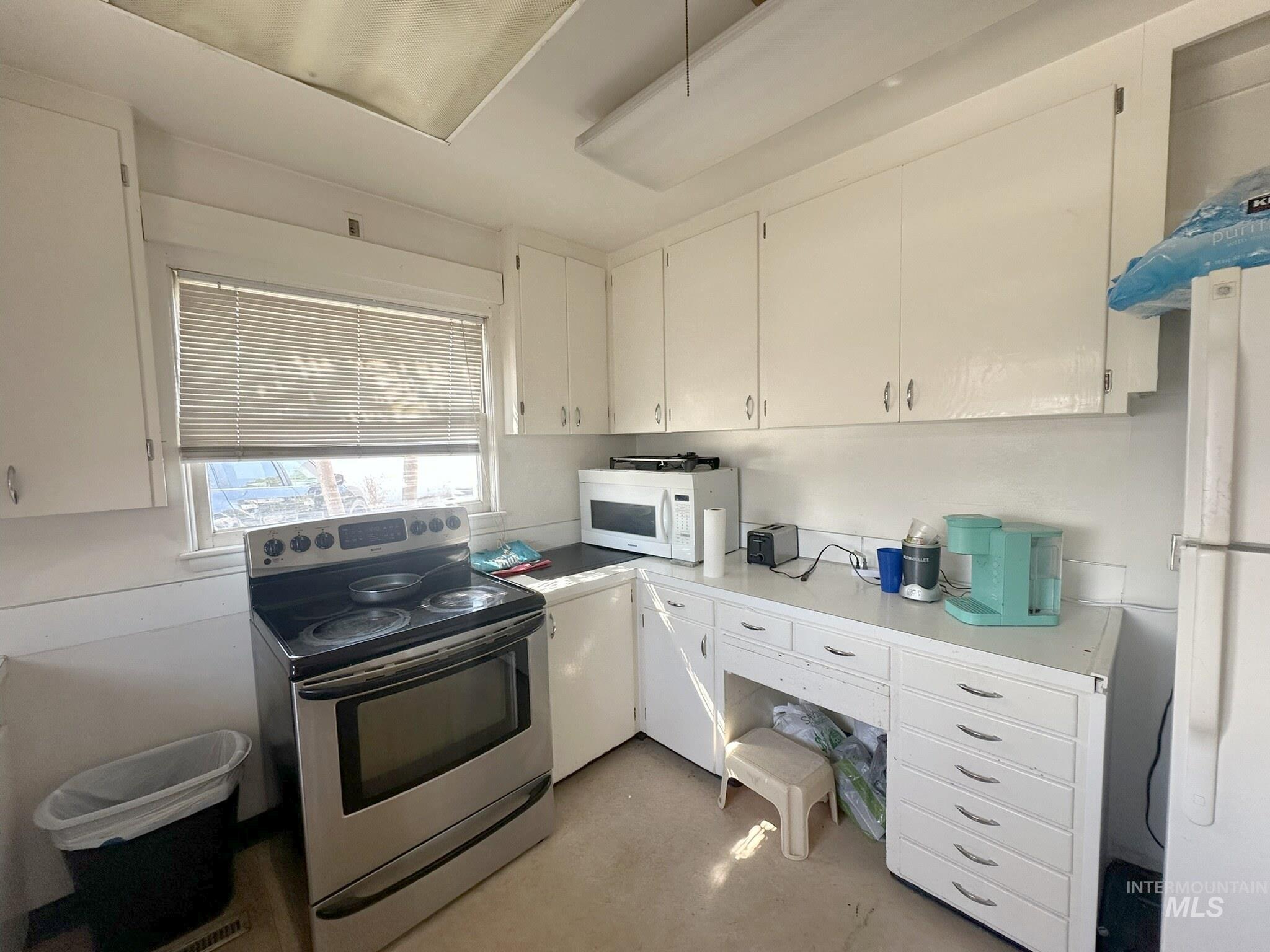434 W Idaho Property Photo 15