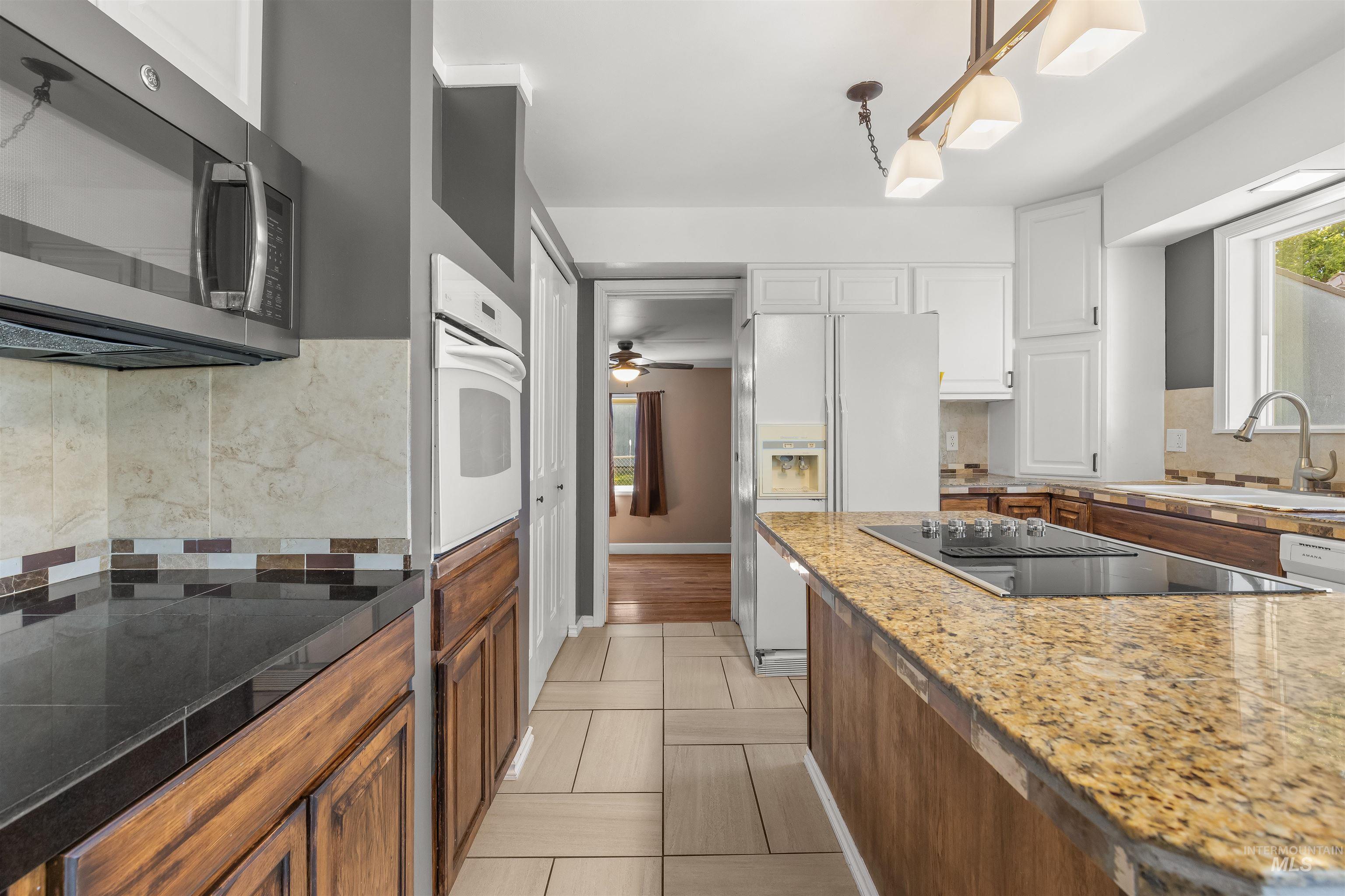 1428 Bryden Ave Property Photo 11