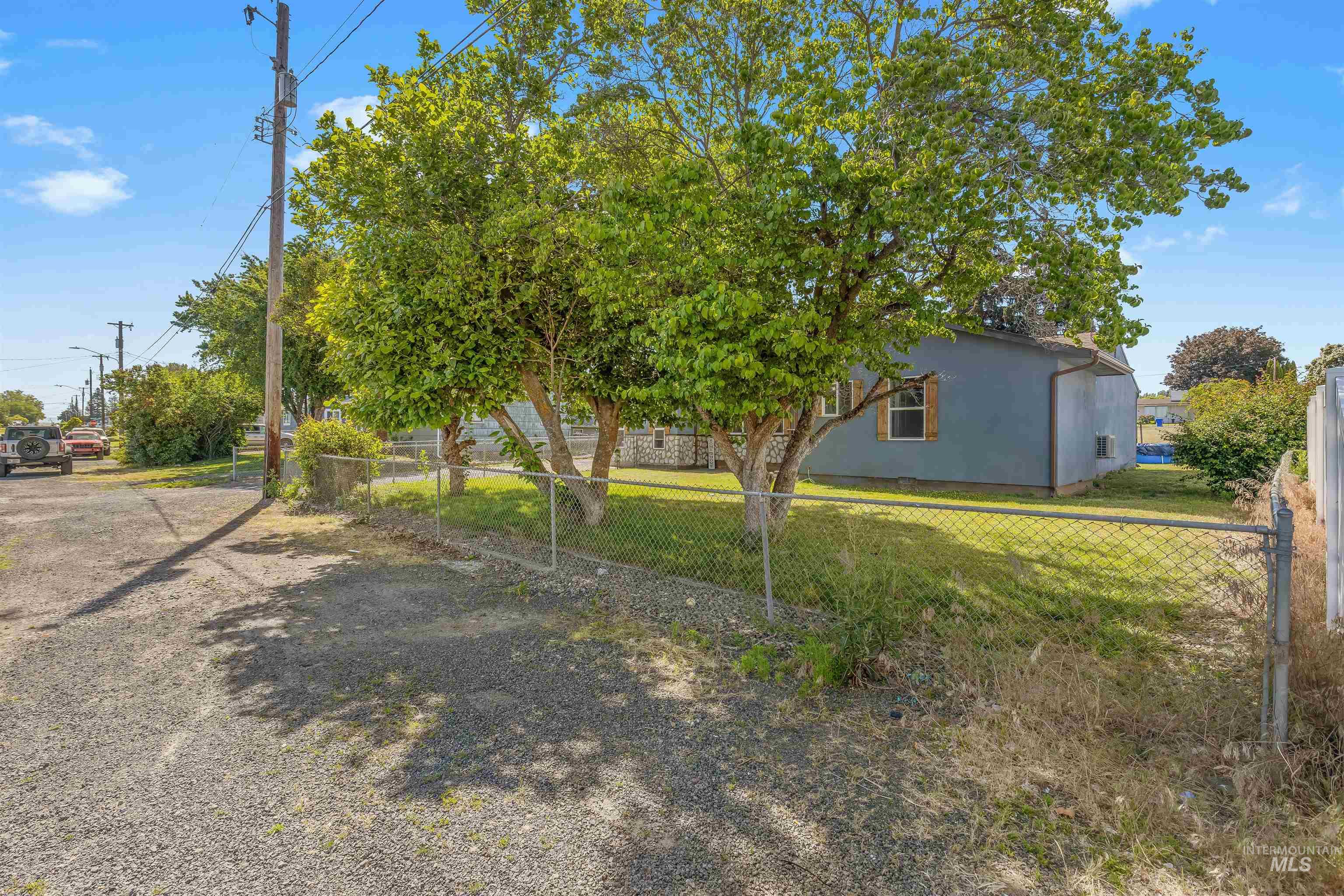 1428 Bryden Ave Property Photo 40