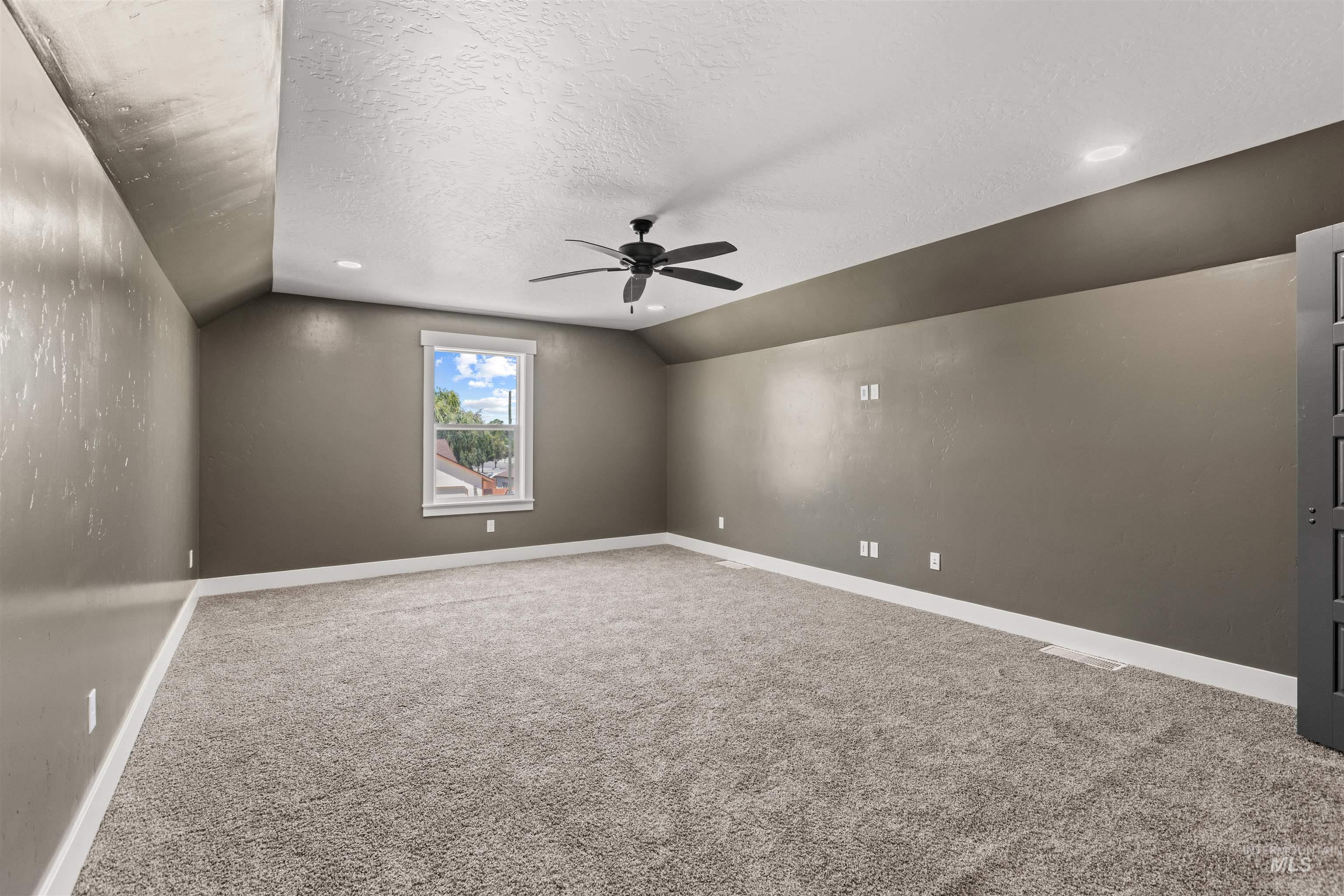 1107 W Blaine Ave Property Photo 36