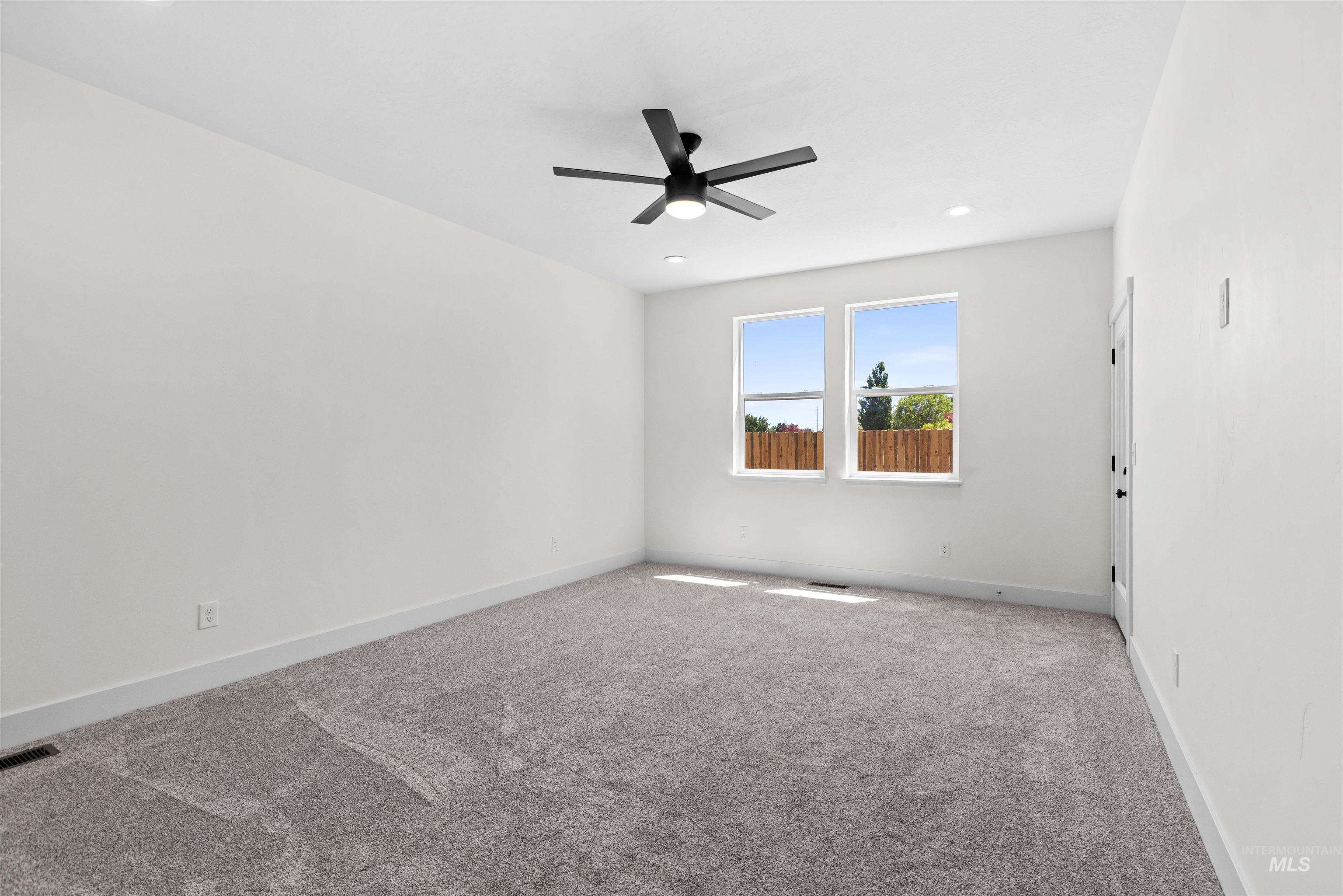1207 W Blaine Ave Property Photo 20