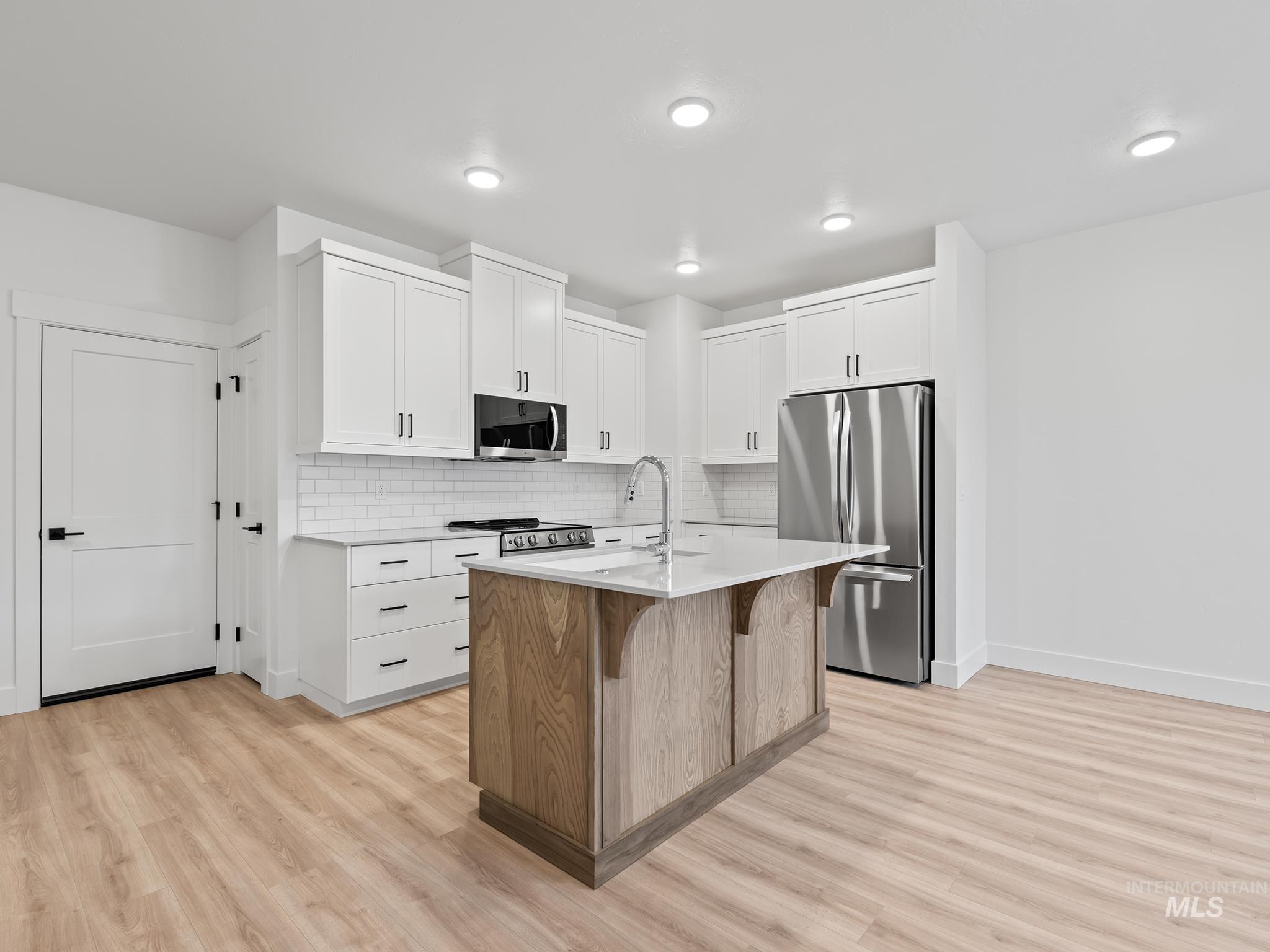 6357 S Sachet Property Photo 10