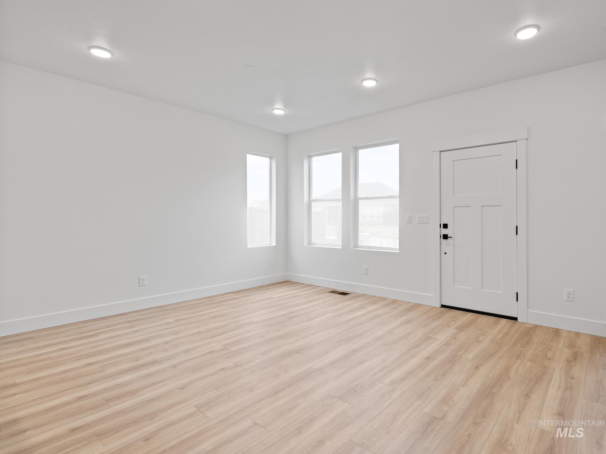 6357 S Sachet Property Photo 11