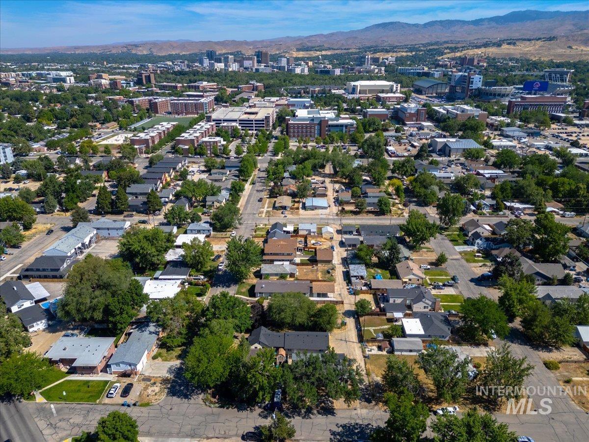 1510 W Hale Property Photo 8