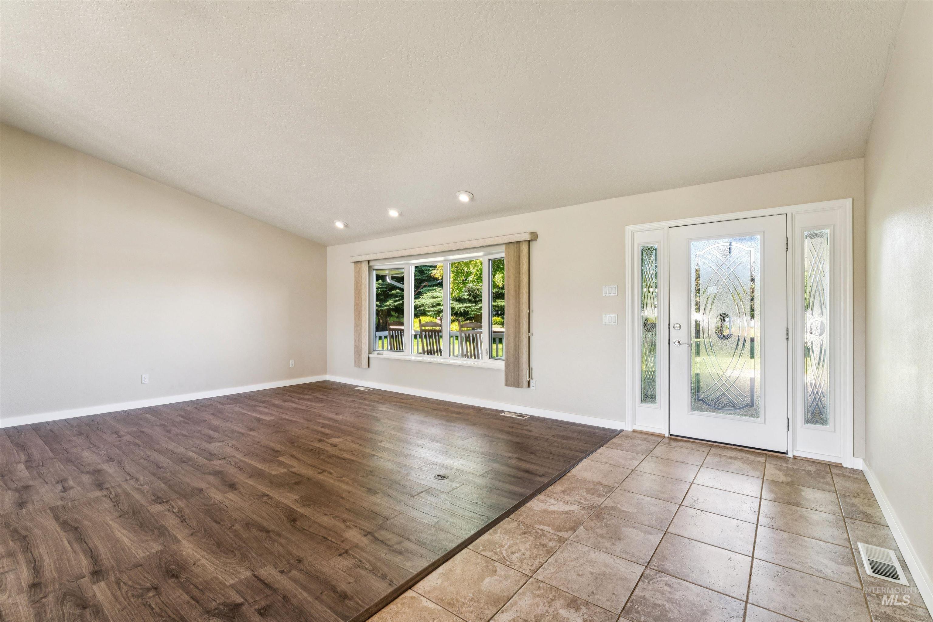2099 Shelley Drive Property Photo 6