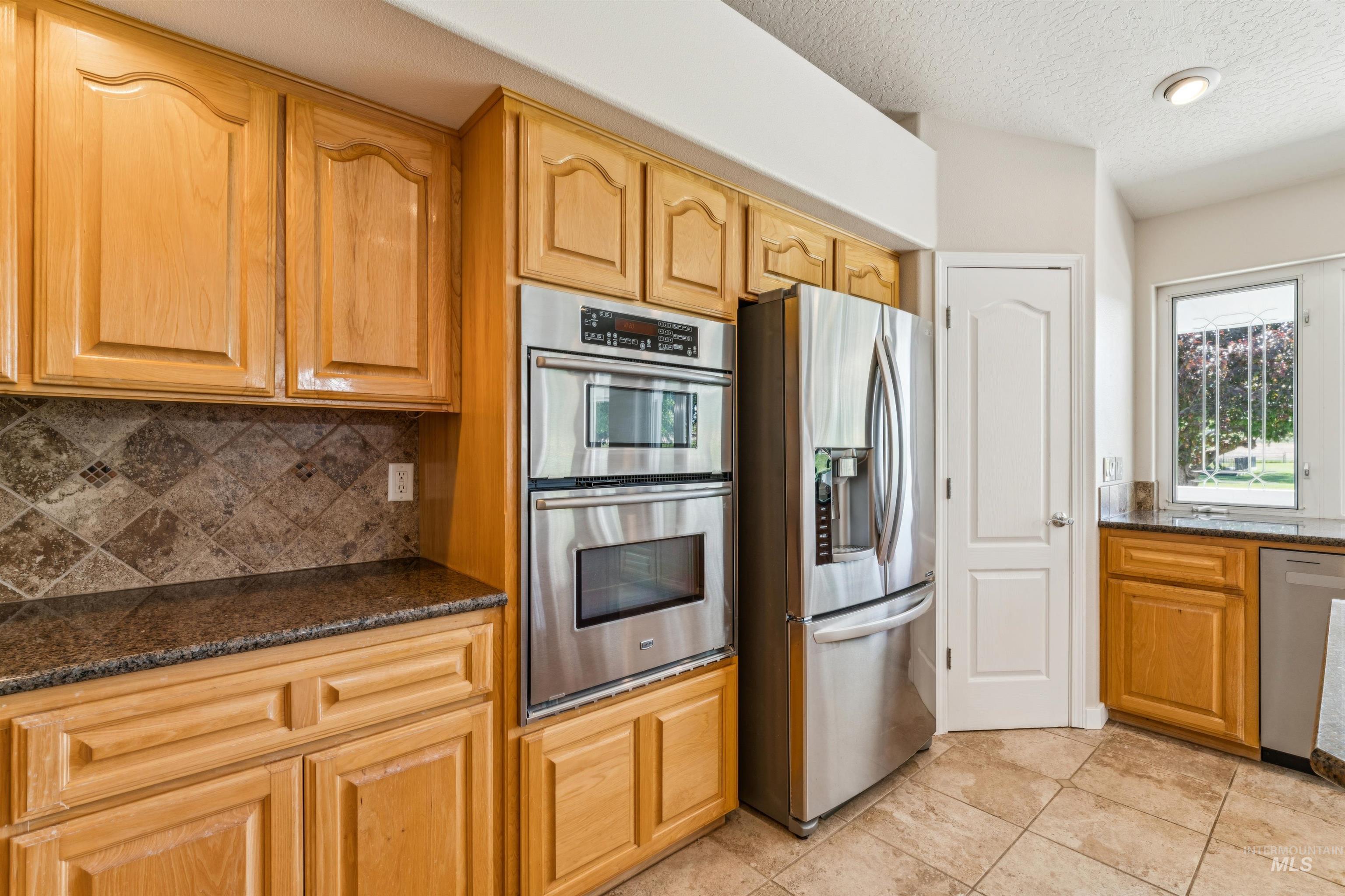 2099 Shelley Drive Property Photo 11