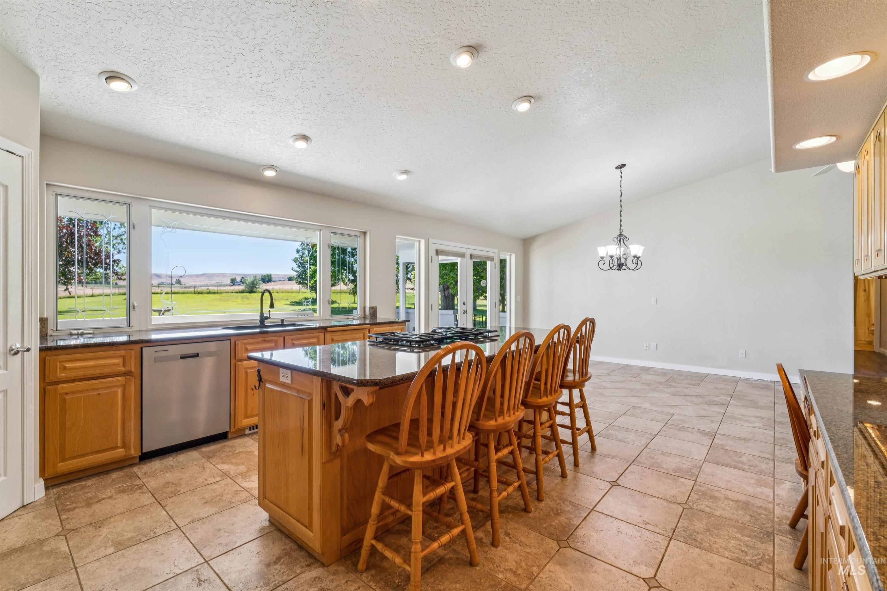 2099 Shelley Drive Property Photo 12