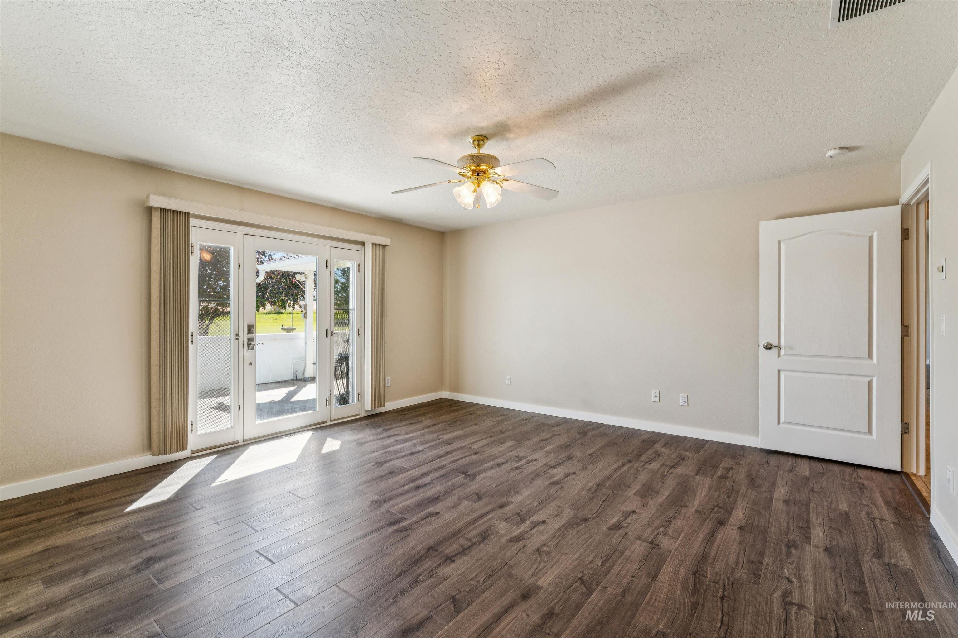 2099 Shelley Drive Property Photo 15