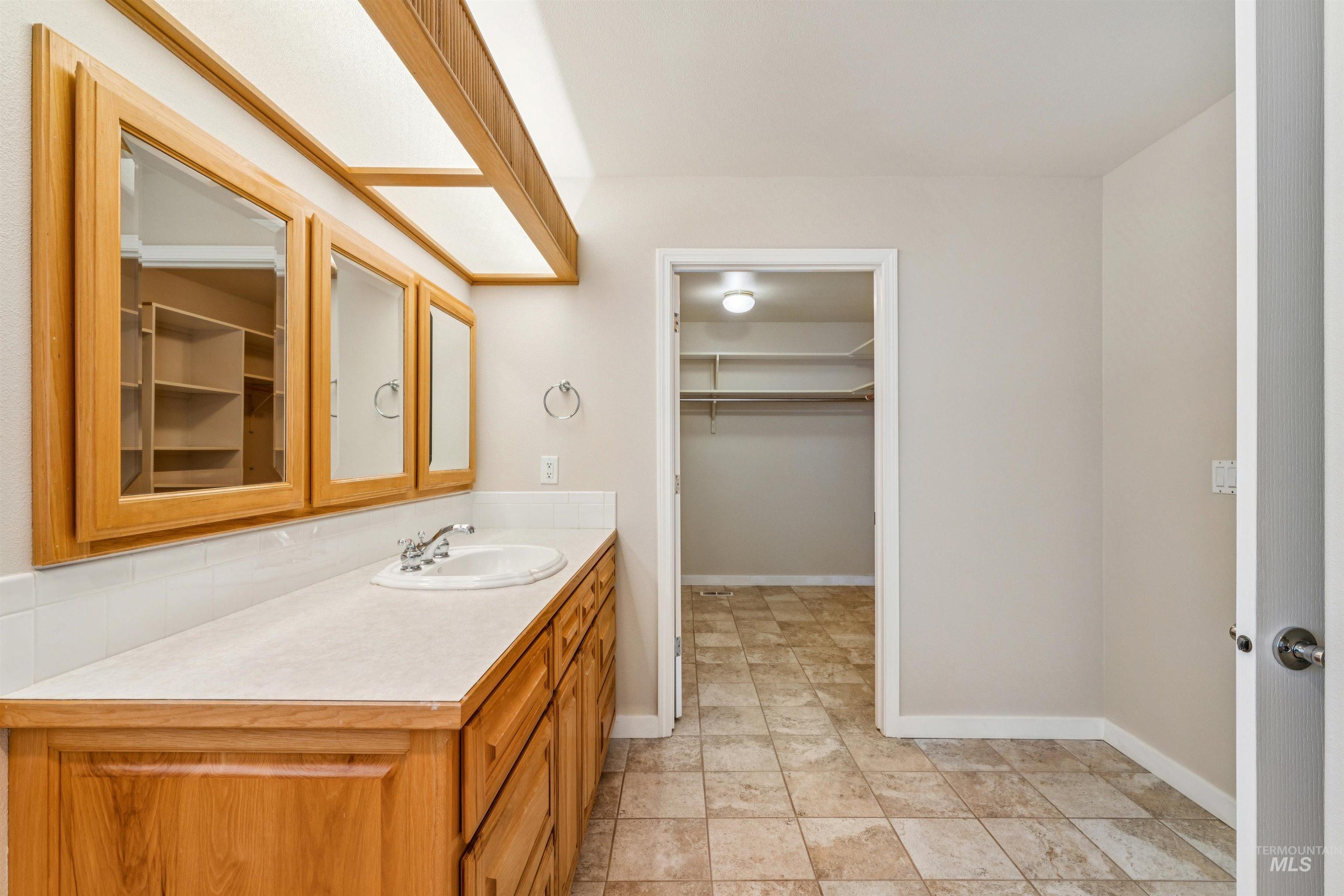 2099 Shelley Drive Property Photo 20