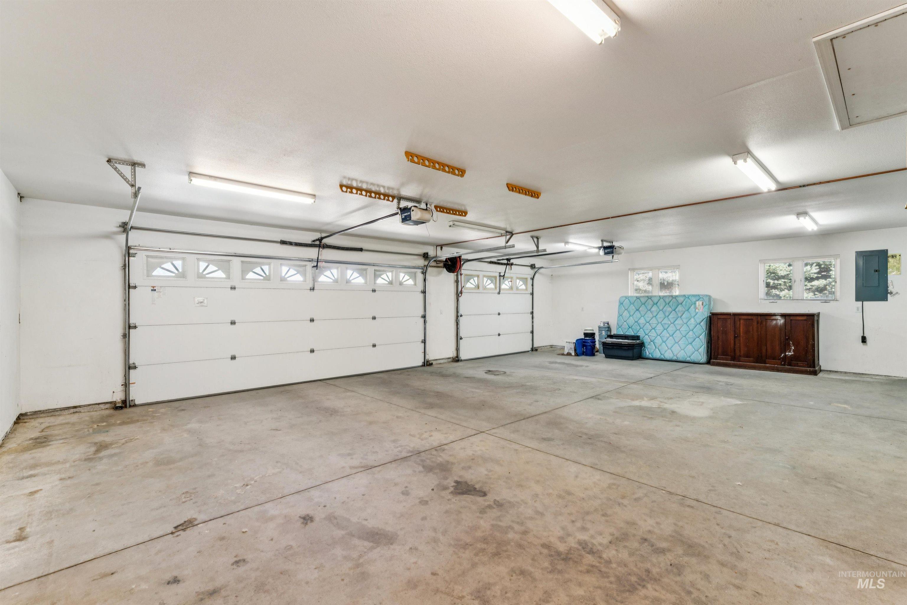 2099 Shelley Drive Property Photo 31