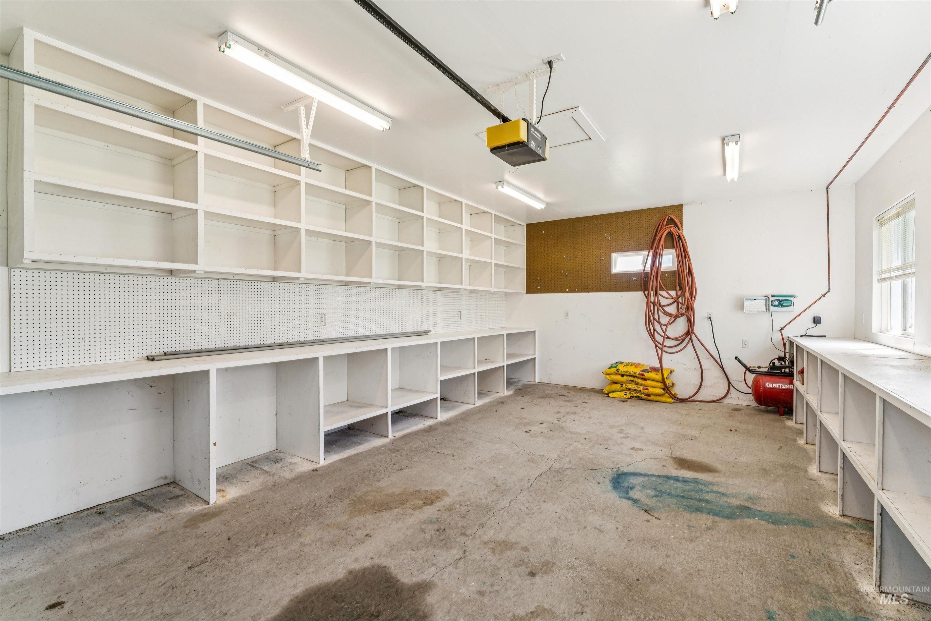 2099 Shelley Drive Property Photo 39