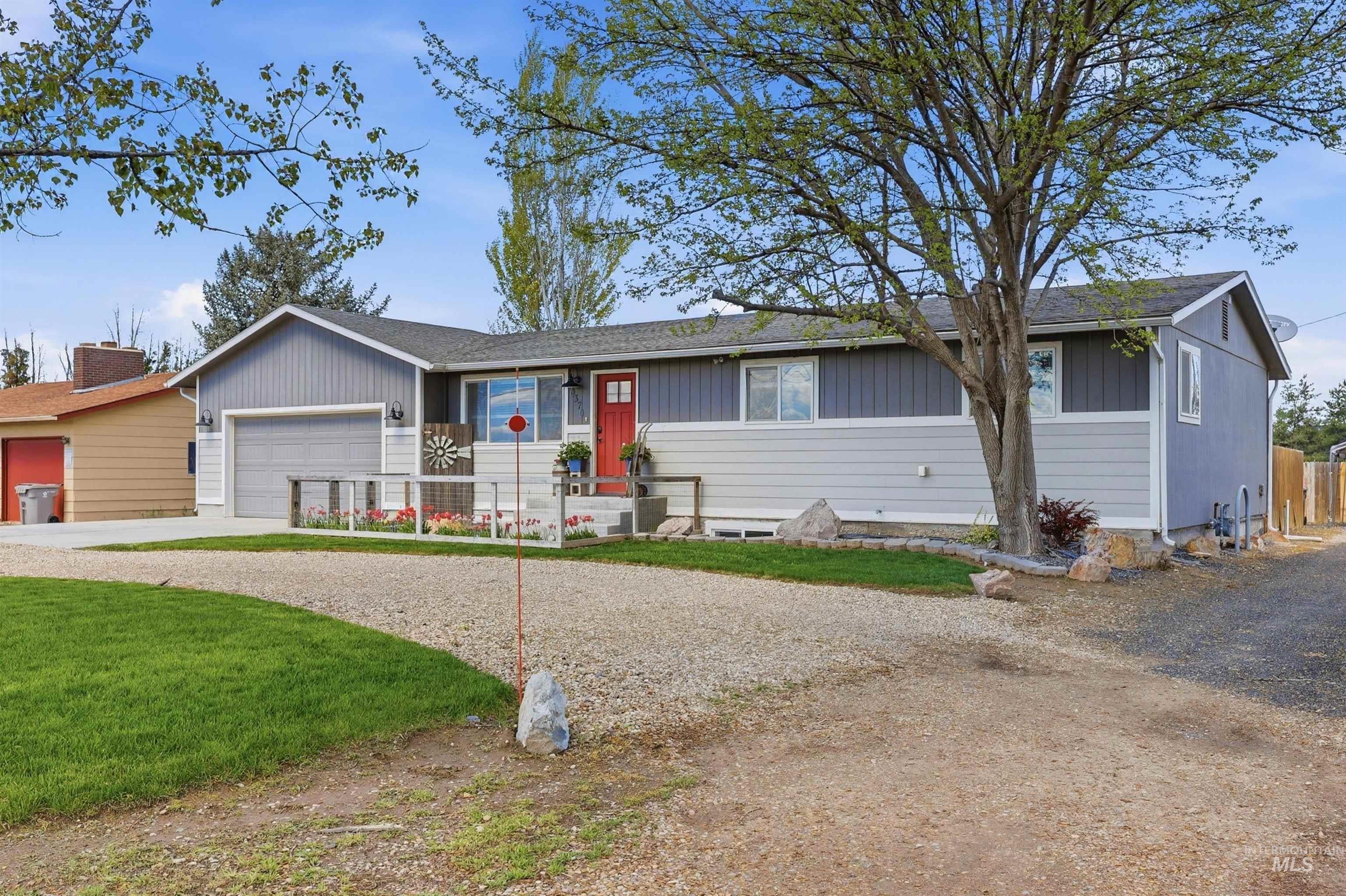10370 Cherry Ln Property Photo 2