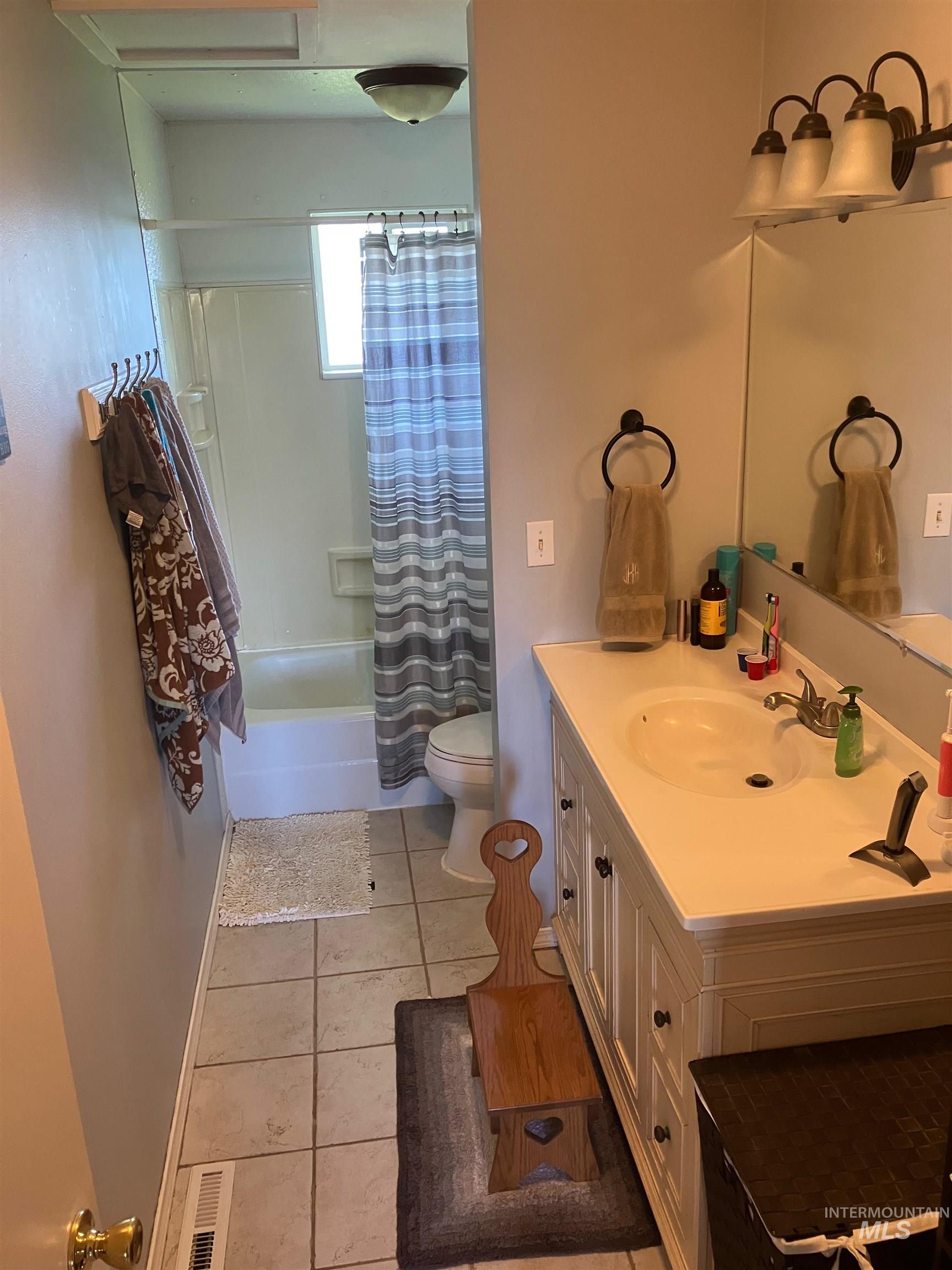 1641 E 3800 N Property Photo 6