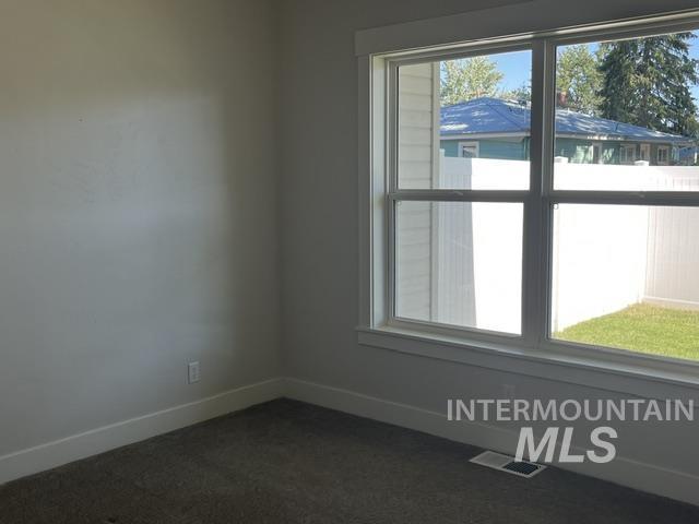 544 N 12th Ave Property Photo 19