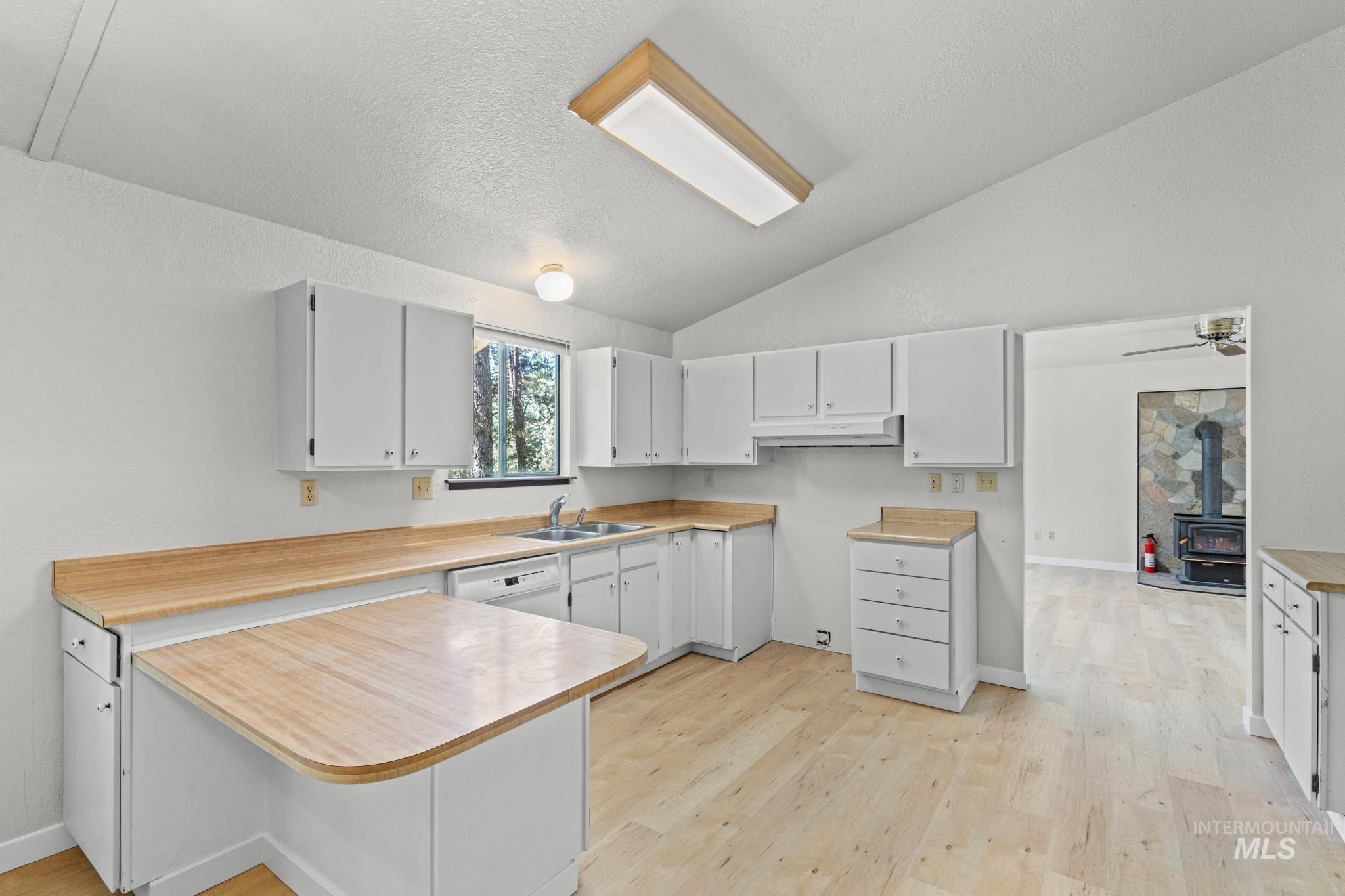 18 Hida Way Property Photo 8