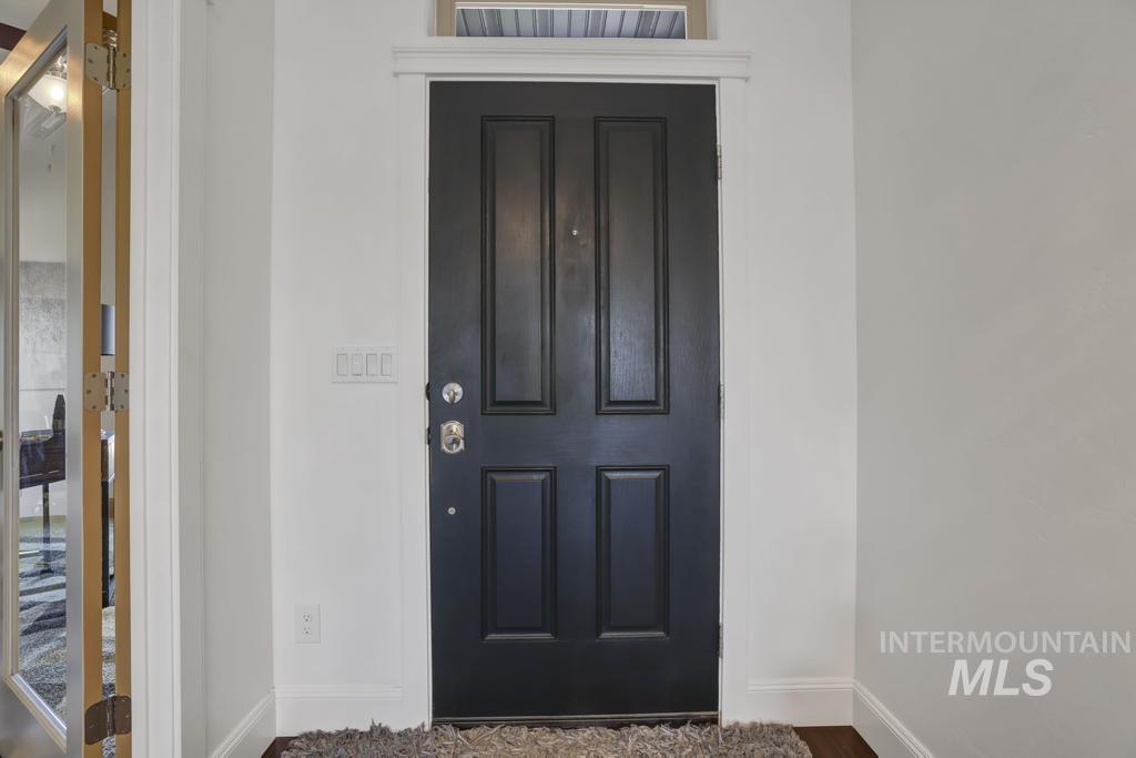 629 Lochsa Road Property Photo 6