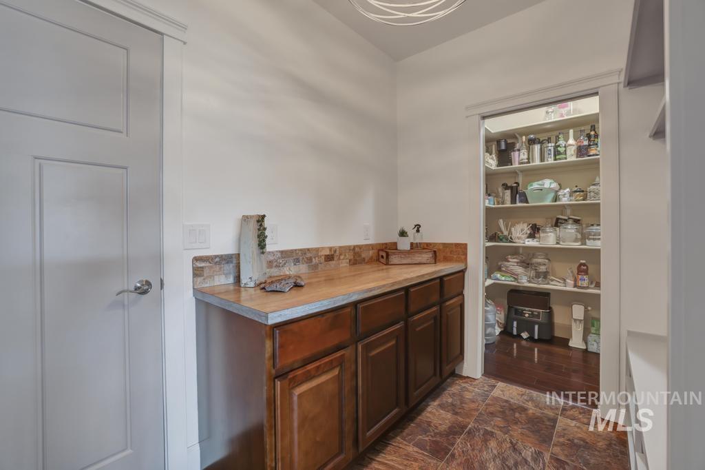 629 Lochsa Road Property Photo 23