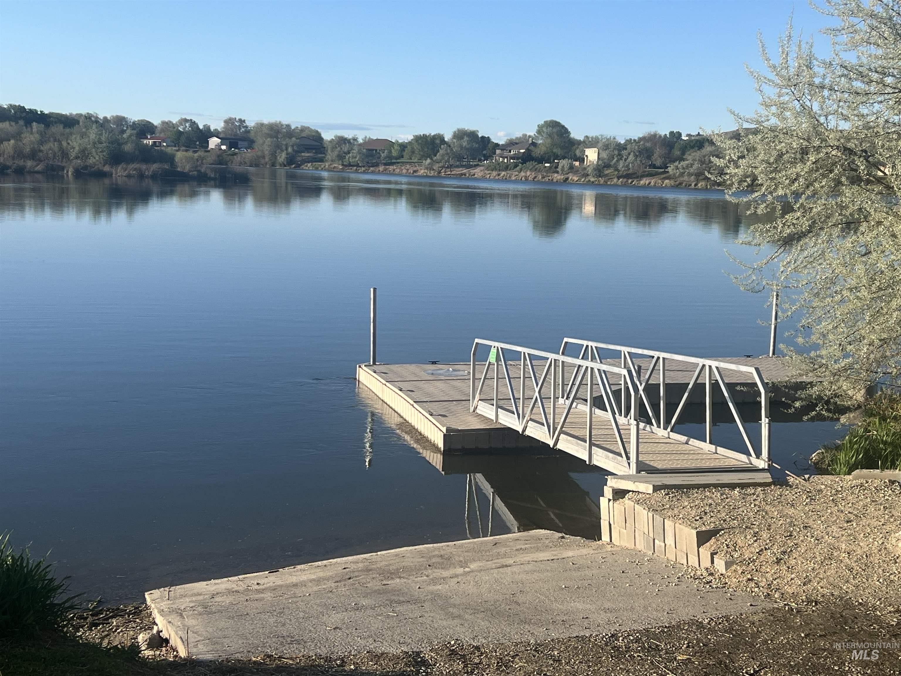 4030 River Resort Dr Property Photo 2