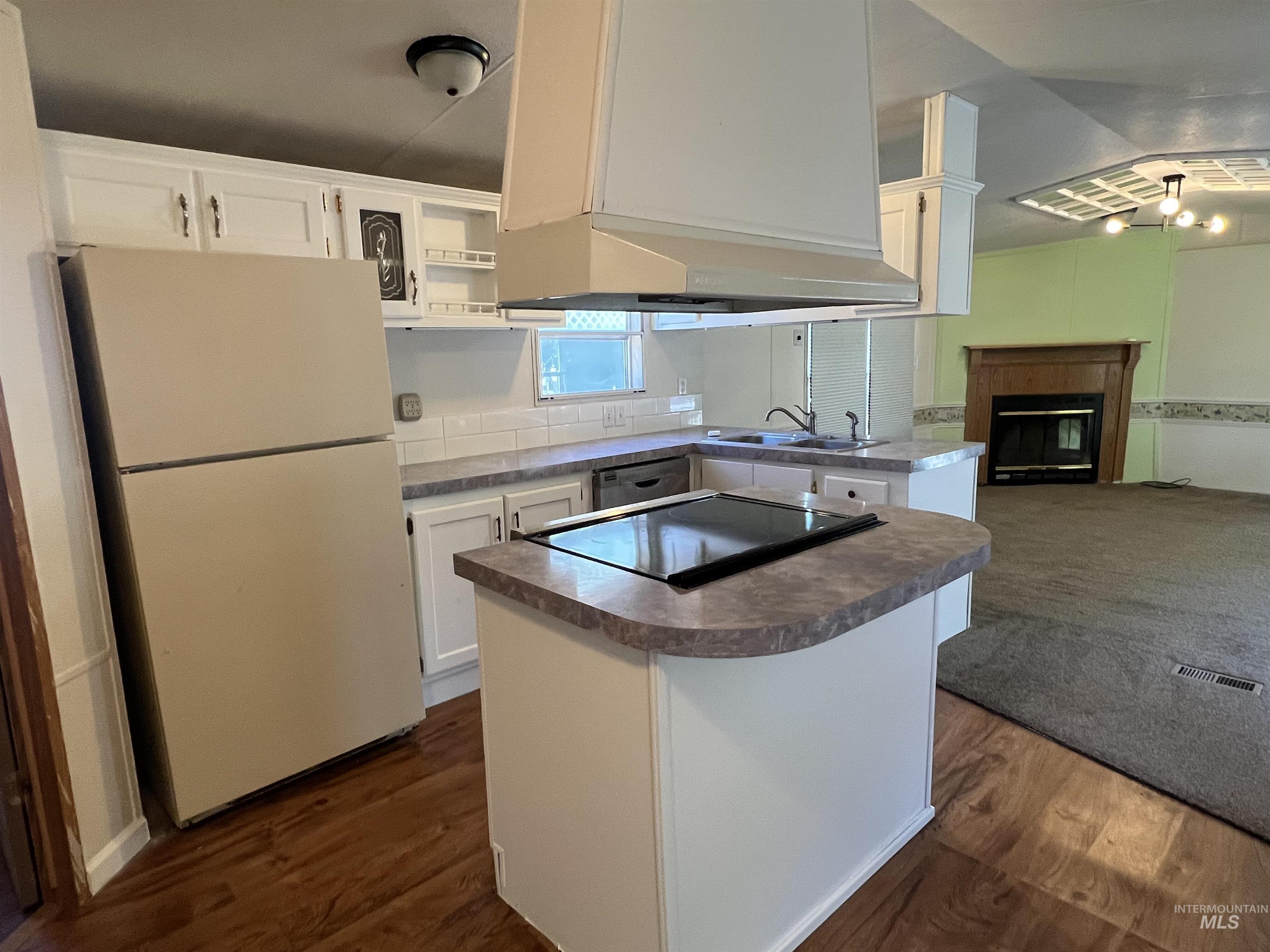 4030 River Resort Dr Property Photo 10