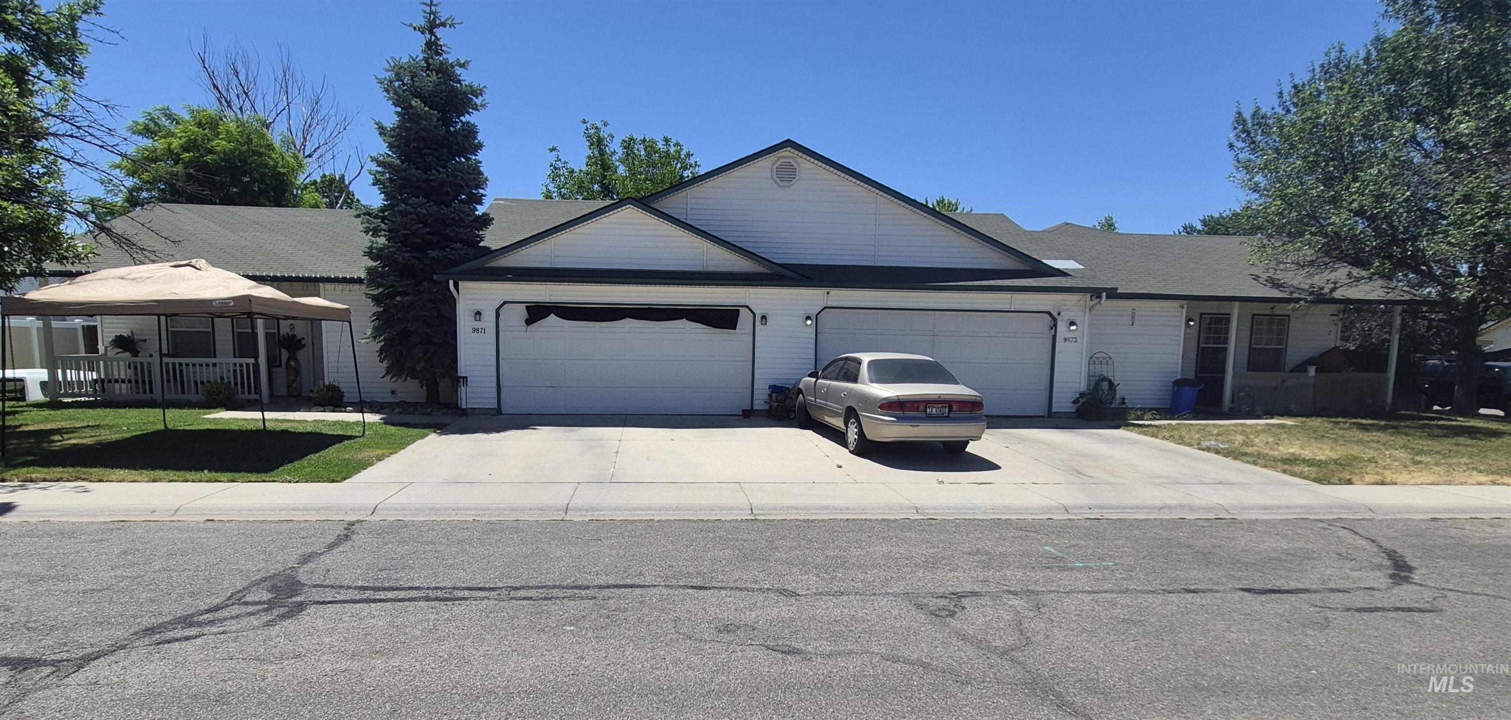 9871 W Mesquite Ct Property Photo 2