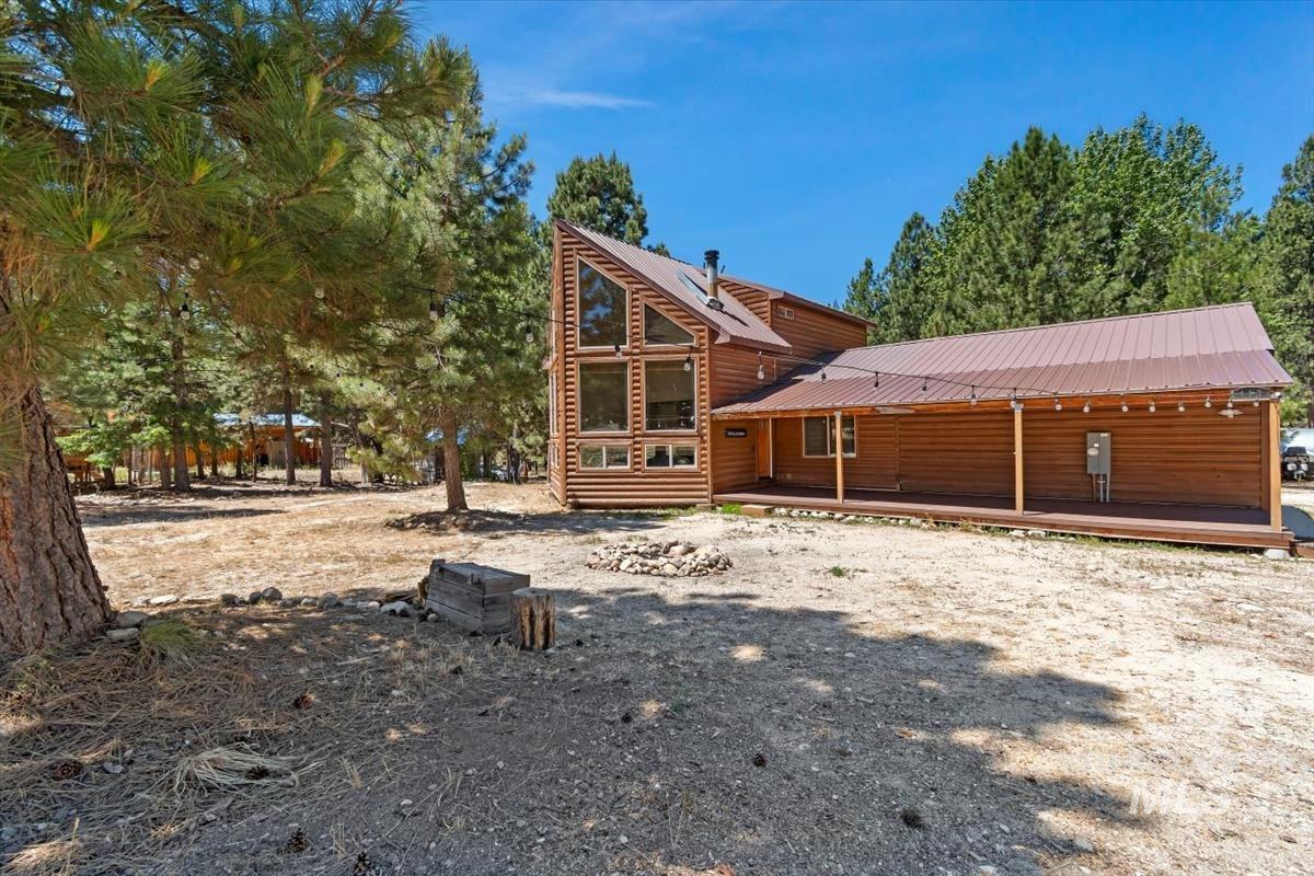 417 Elk Creek Rd Property Photo 3