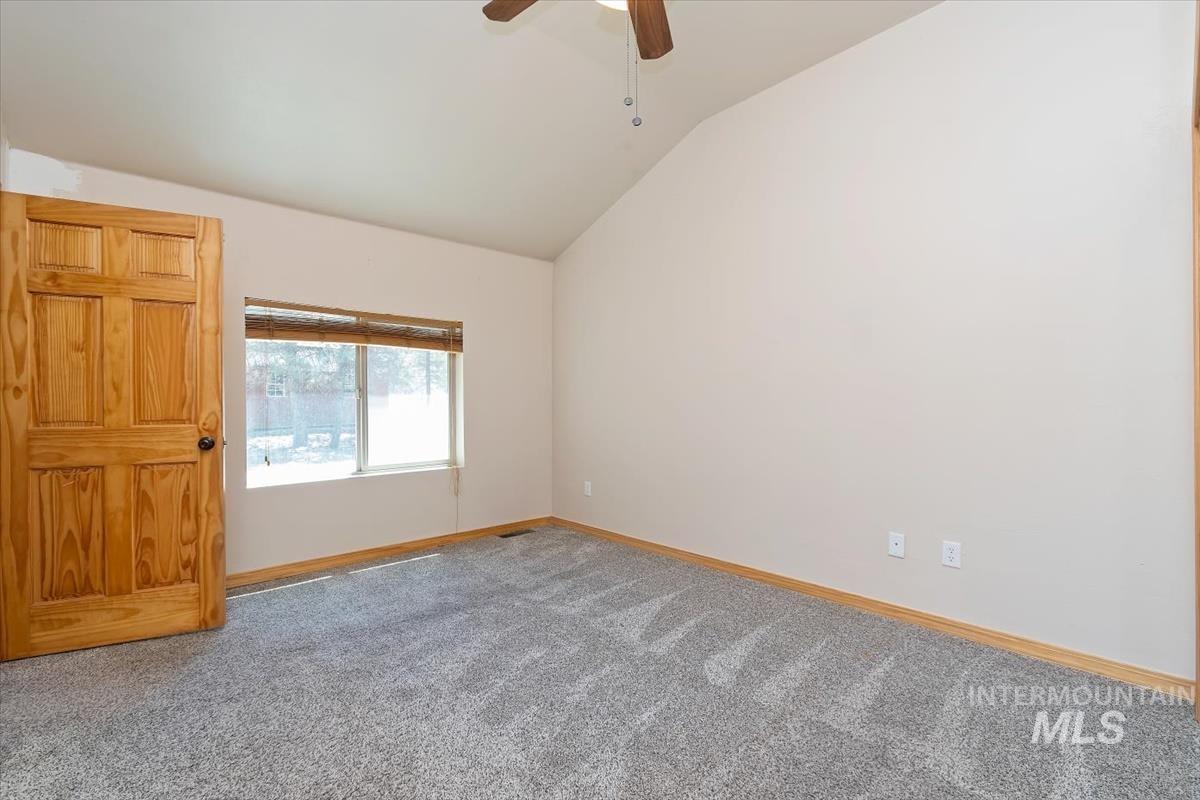 417 Elk Creek Rd Property Photo 19