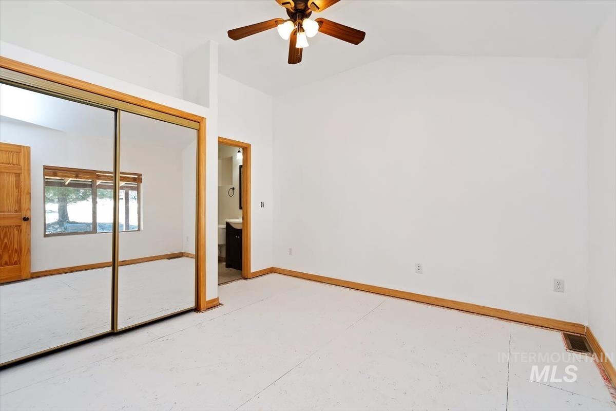 417 Elk Creek Rd Property Photo 22