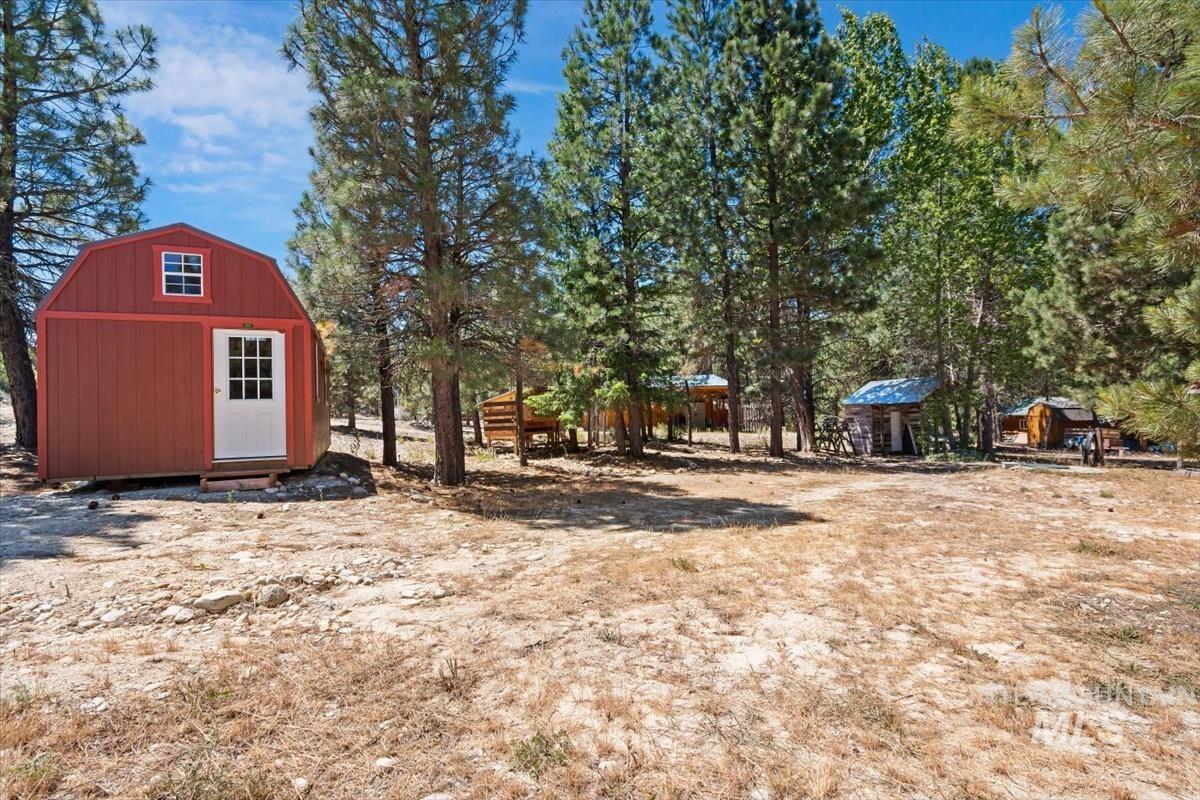 417 Elk Creek Rd Property Photo 33