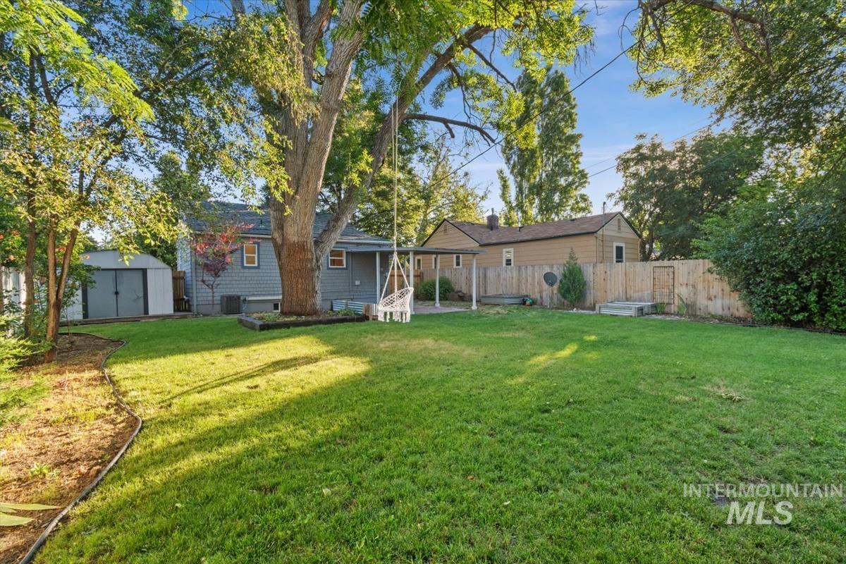 2315 W Jefferson Street Property Photo 4