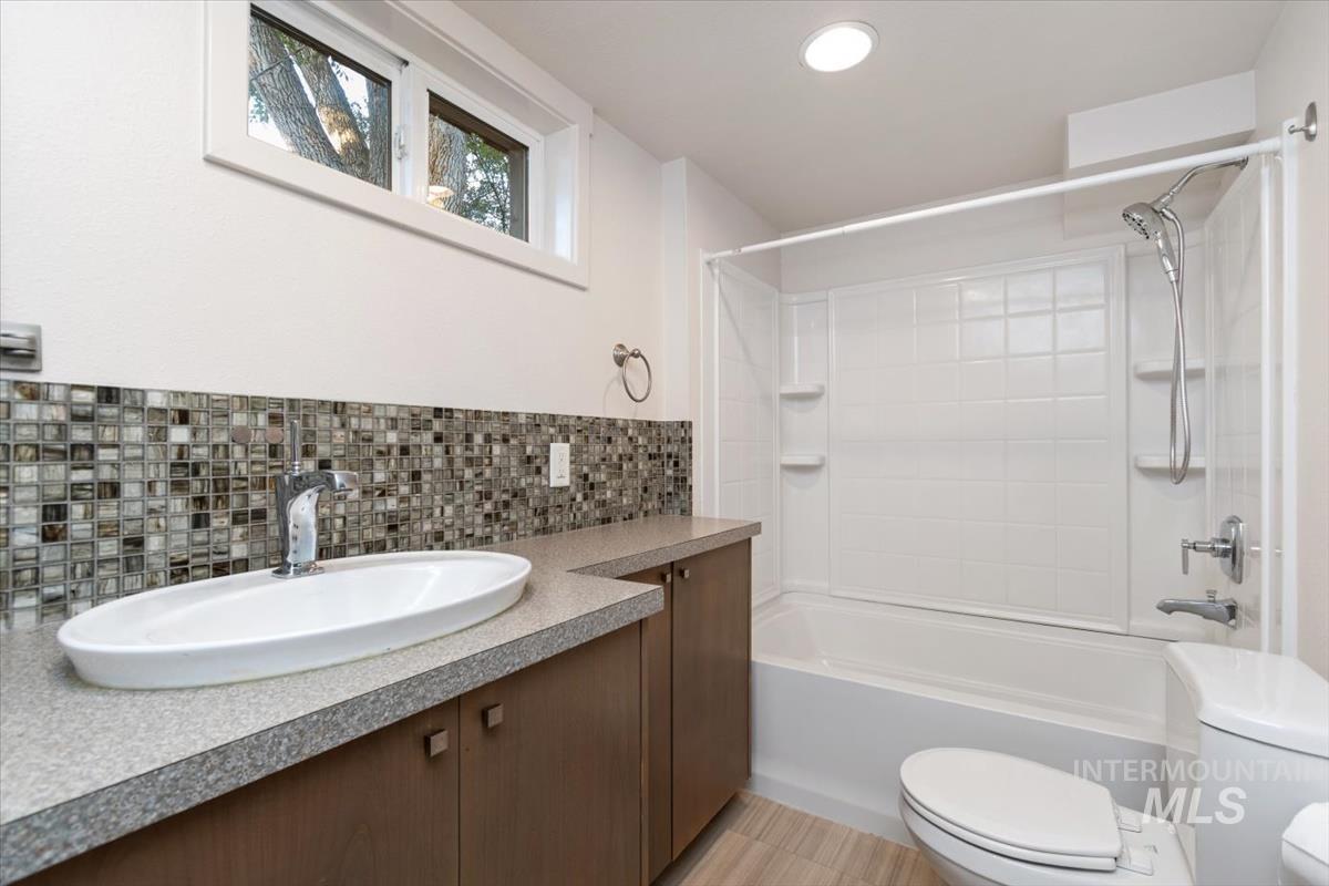 2315 W Jefferson Street Property Photo 16