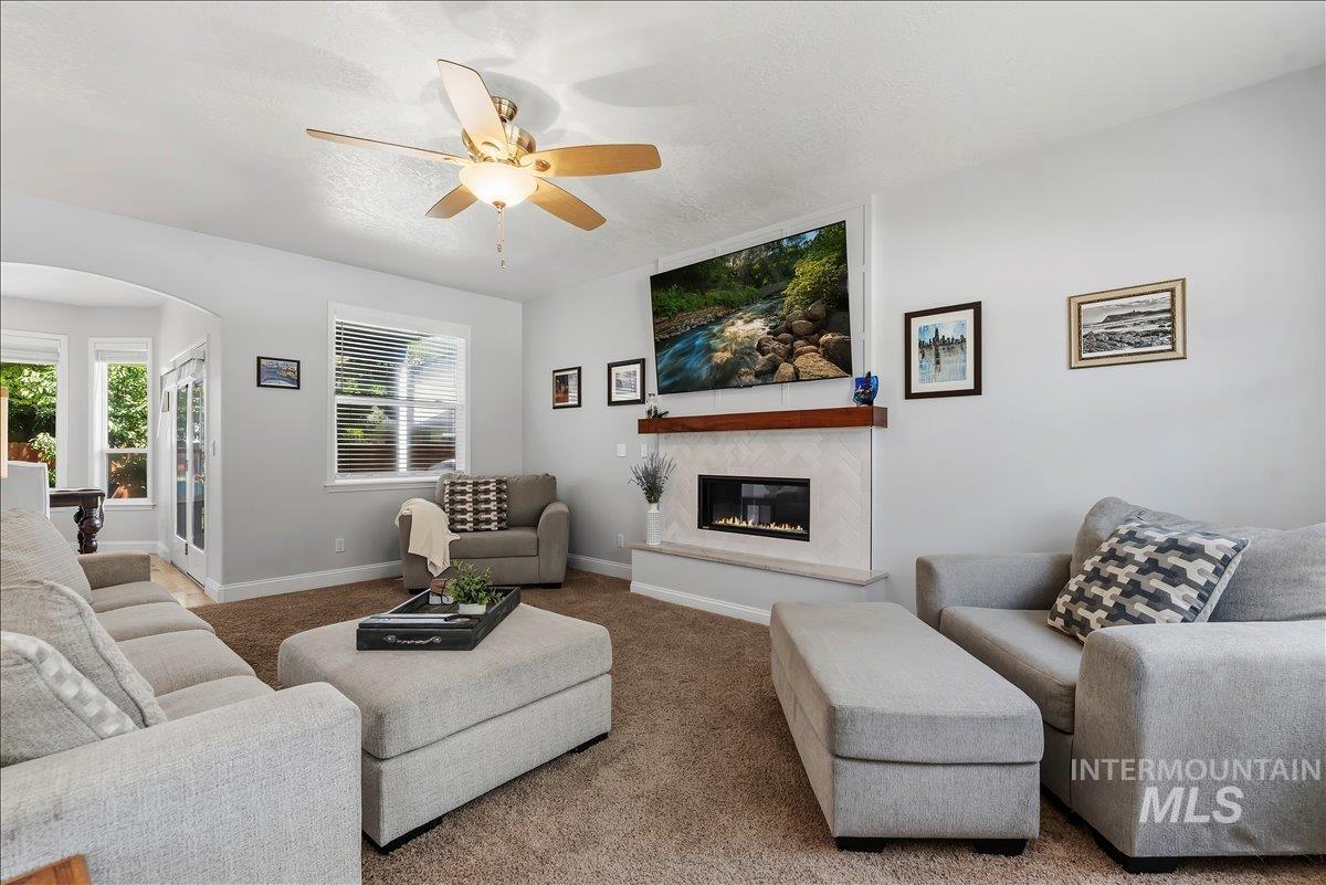 2078 W Lowry Street Property Photo 6