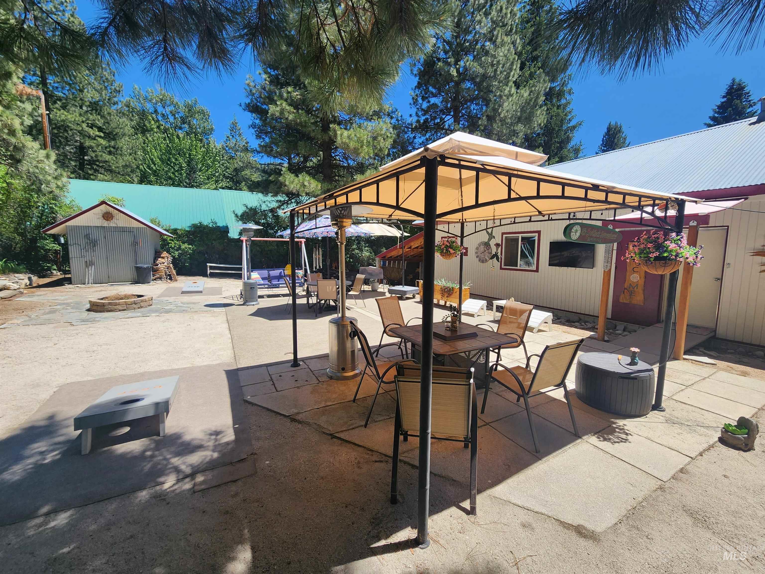 38 E Foster Street Property Photo 3